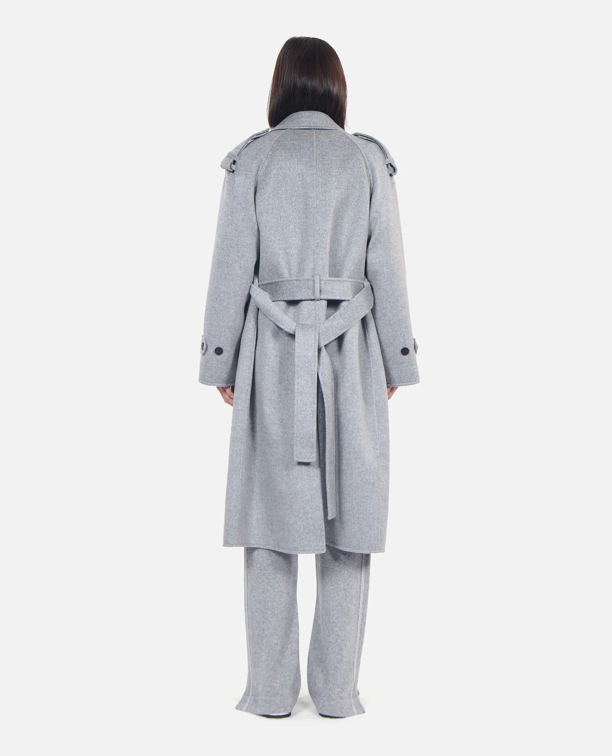 Abrigo estilo gabardina gris