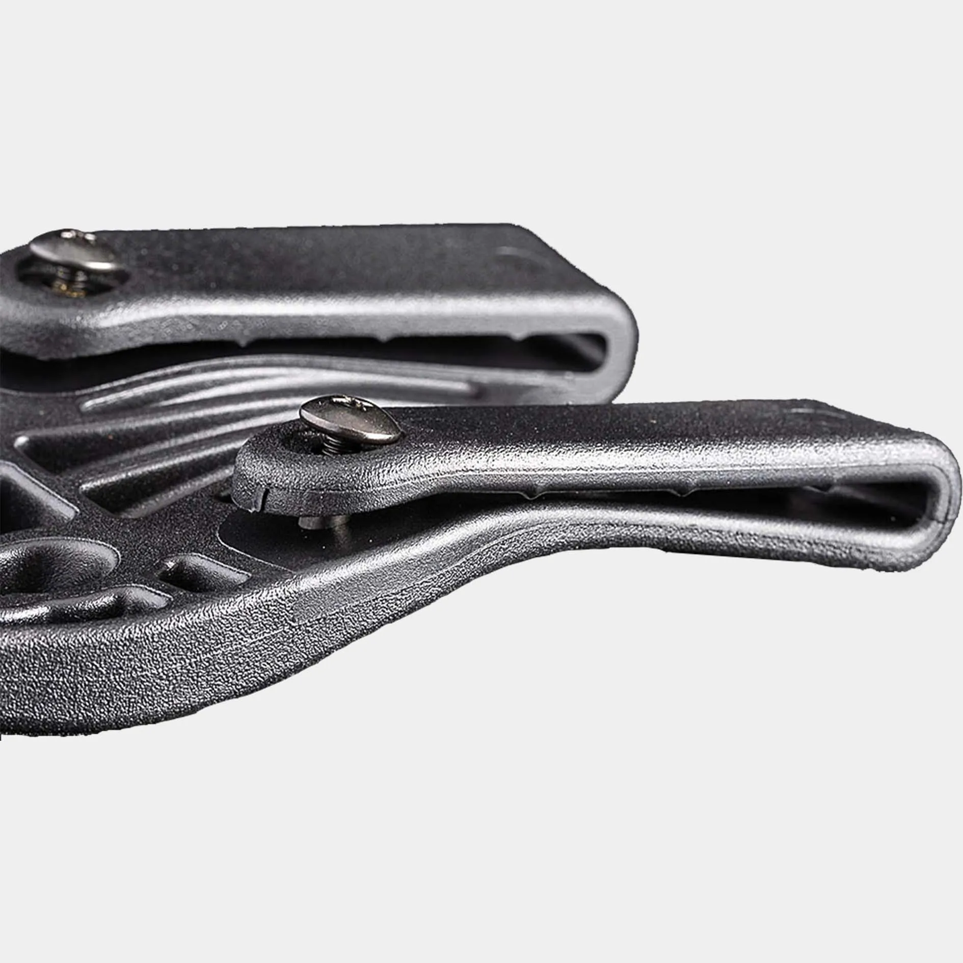 ADAPTADOR DE CINTURóN PARA FUNDAS DE SERVICIO  BLACKHAWK