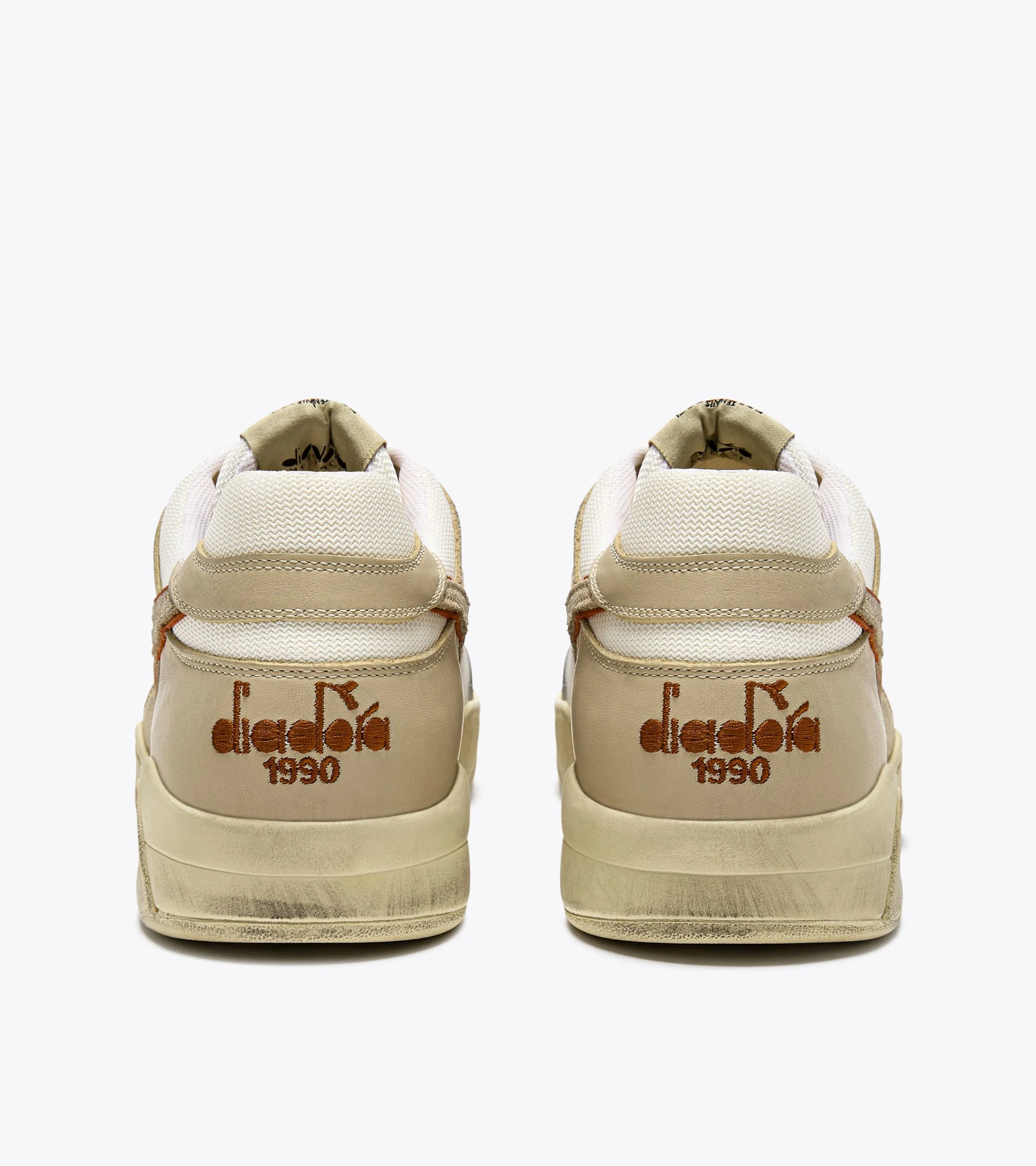B.560 USED ZAPATILLAS HERITAGE  GENDER NEUTRAL