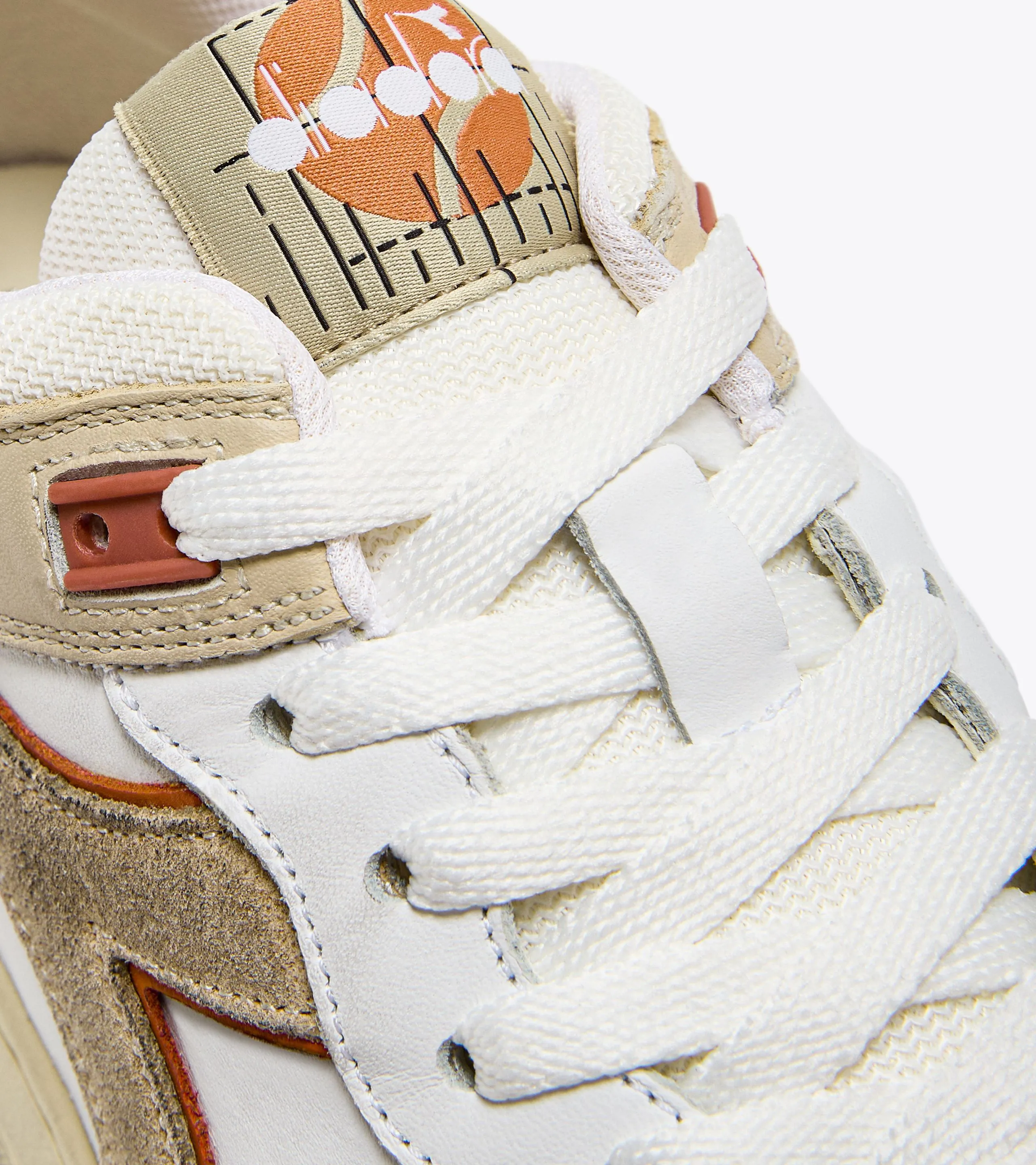 B.560 USED ZAPATILLAS HERITAGE  GENDER NEUTRAL