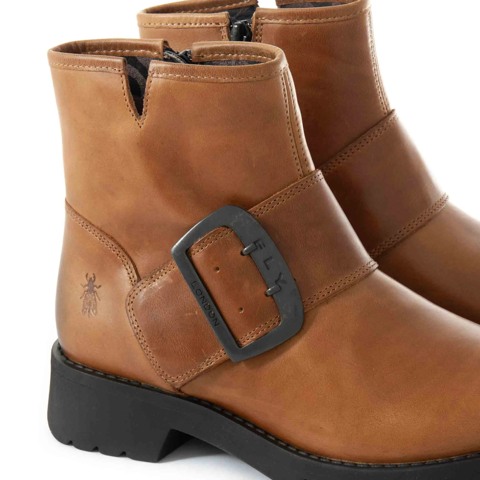Botas FLY LONDON Rily Rug Camel P144991006
