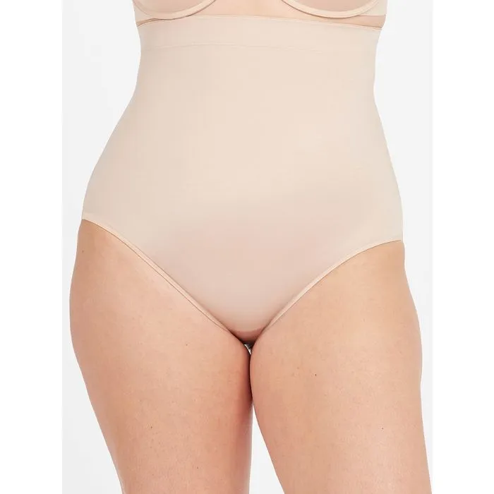 Braga faja alta Spanx Suit Your Fancy 10237R