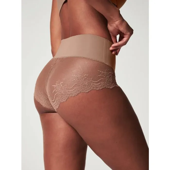Braga faja Spanx Undietectable Lace Hipster SP0515