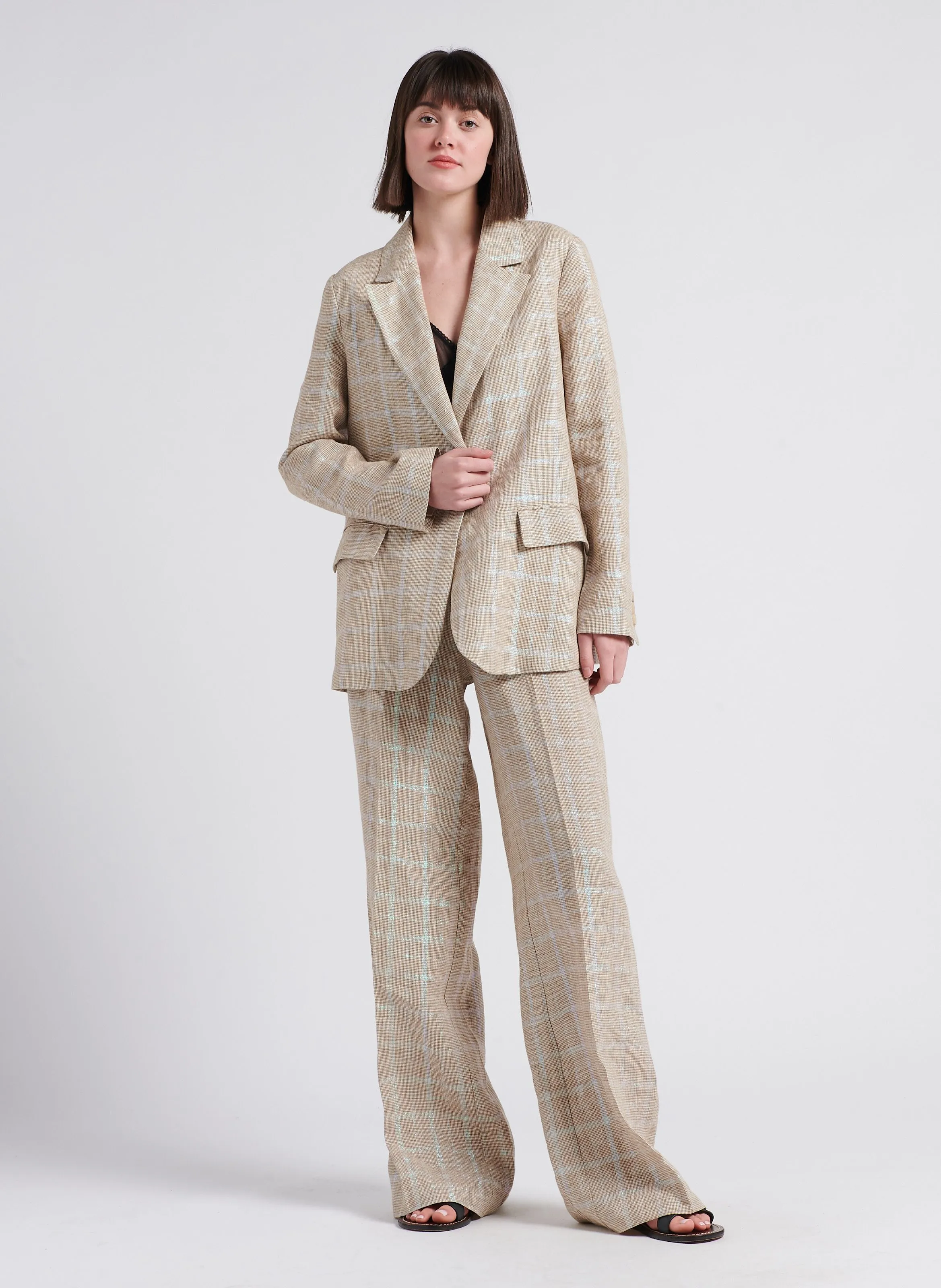 CAMELIA  CHAQUETA SASTRE RECTA BRILLANTE EN BEIGE