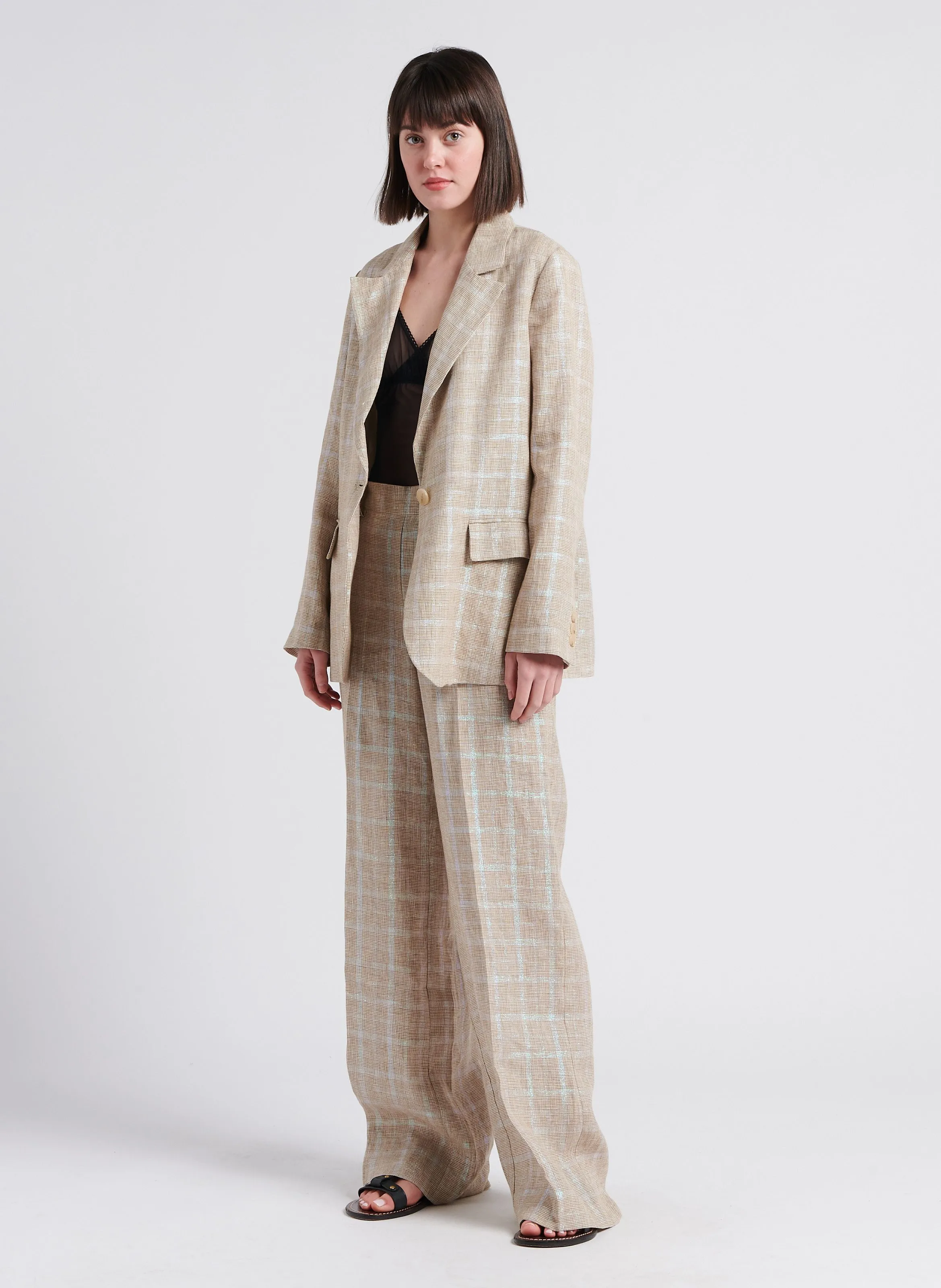 CAMELIA  CHAQUETA SASTRE RECTA BRILLANTE EN BEIGE