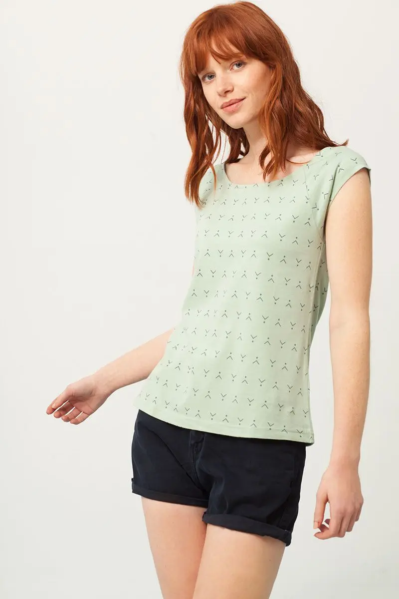 Camiseta cuello barco verde estampado abstracto