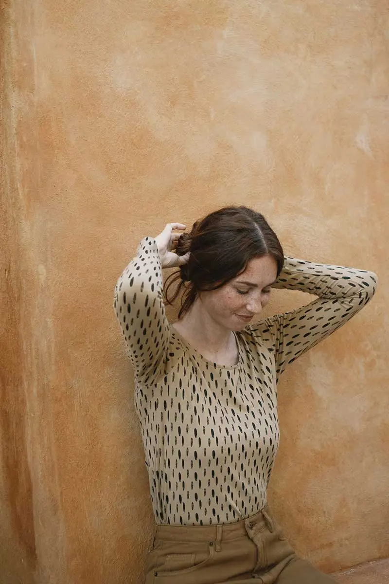 Camiseta manga larga beige con piedras ecológica