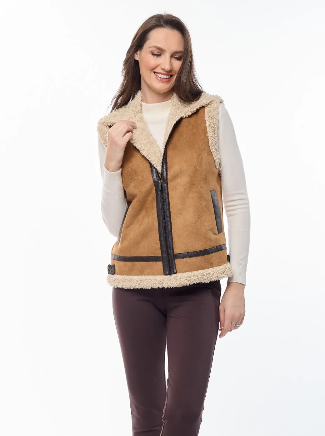 Chaleco camel gamuza y borrega Esenciales