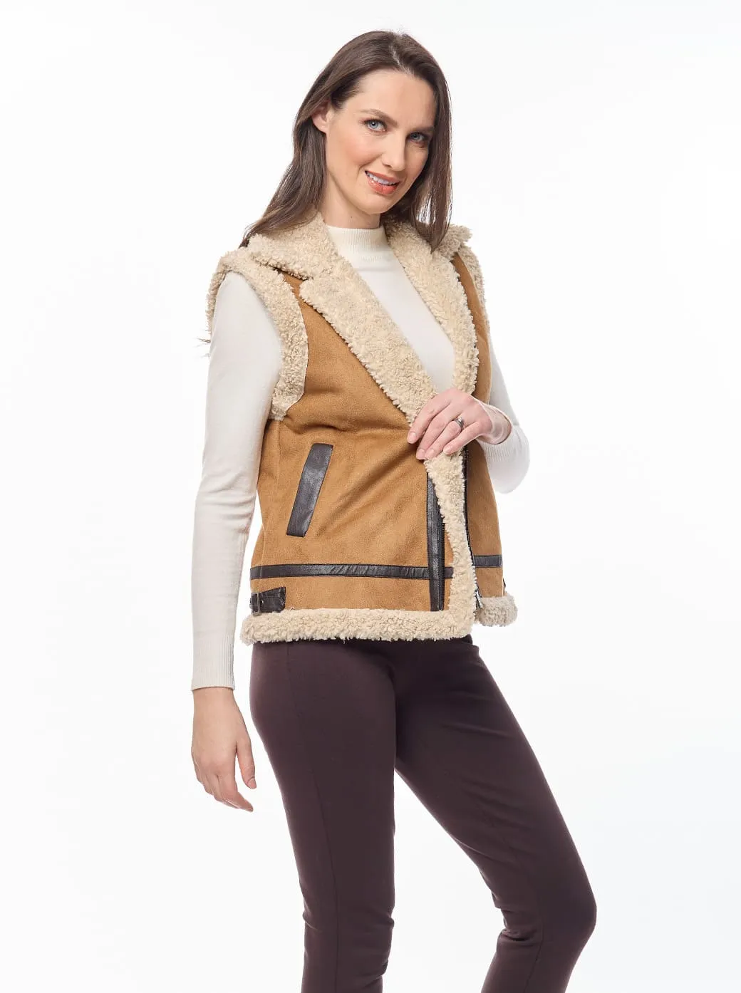 Chaleco camel gamuza y borrega Esenciales