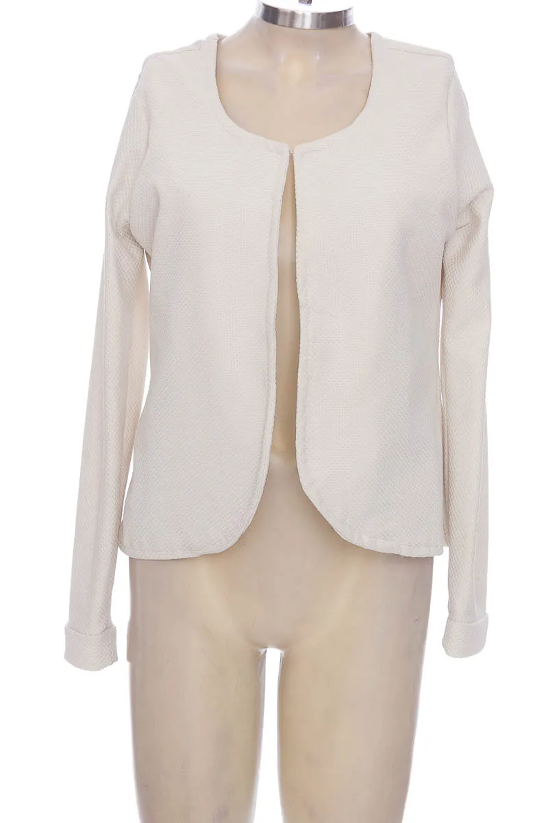 CHAQUETA / ABRIGO COLOR BLANCO  CLOSEANDO