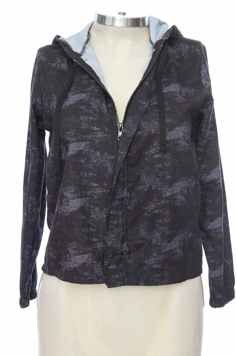 CHAQUETA / ABRIGO COLOR NEGRO  LEONISA