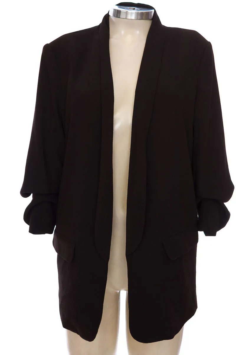 CHAQUETA / ABRIGO COLOR NEGRO  STRADIVARIUS