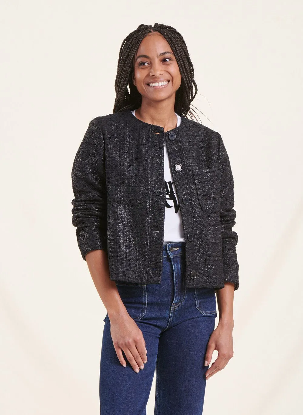 Chaqueta corta recta cuello redondo de tweed en negro