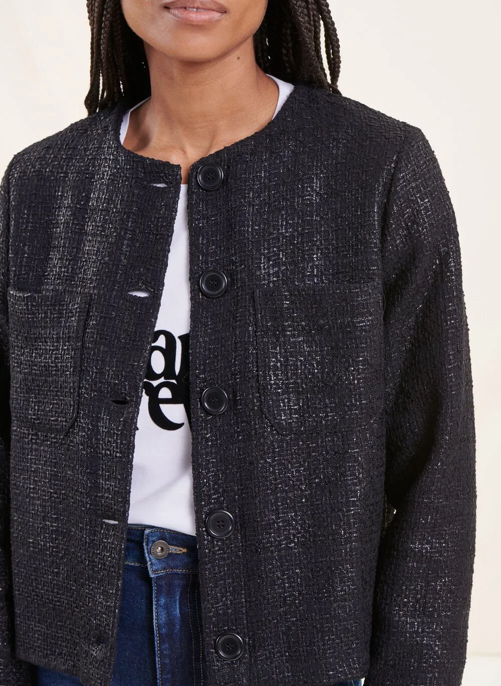 Chaqueta corta recta cuello redondo de tweed en negro