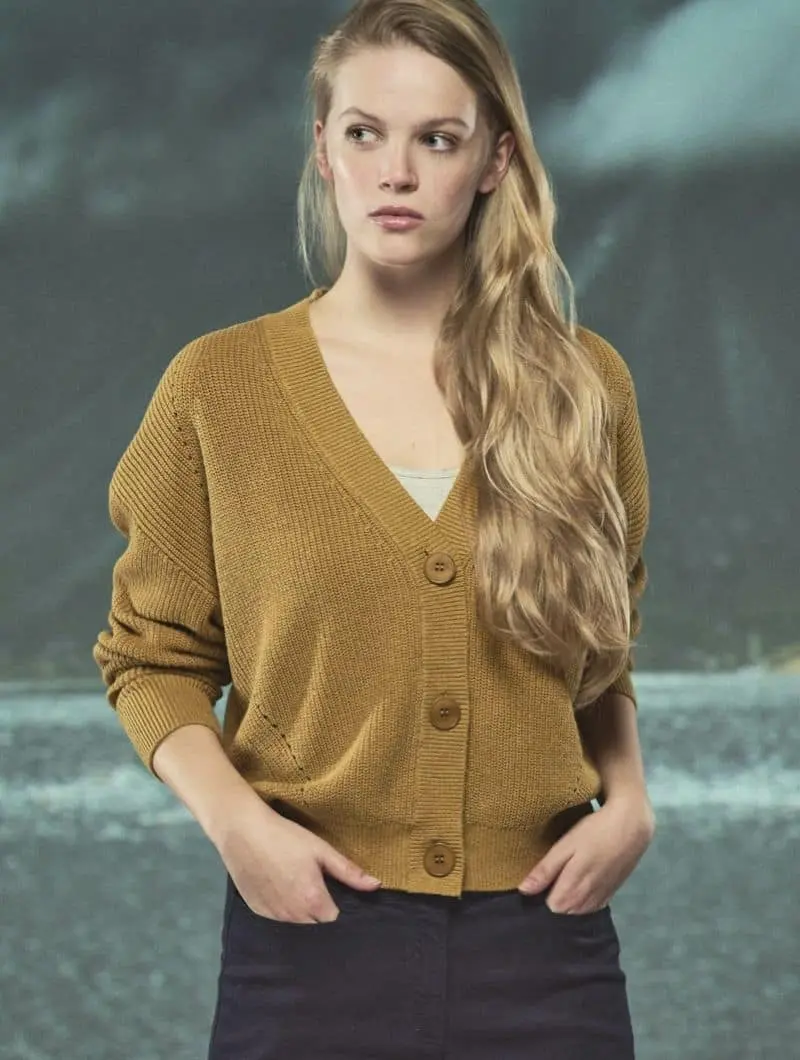 Chaqueta de punto con cuello pico de algodón orgánico y cáñamo
