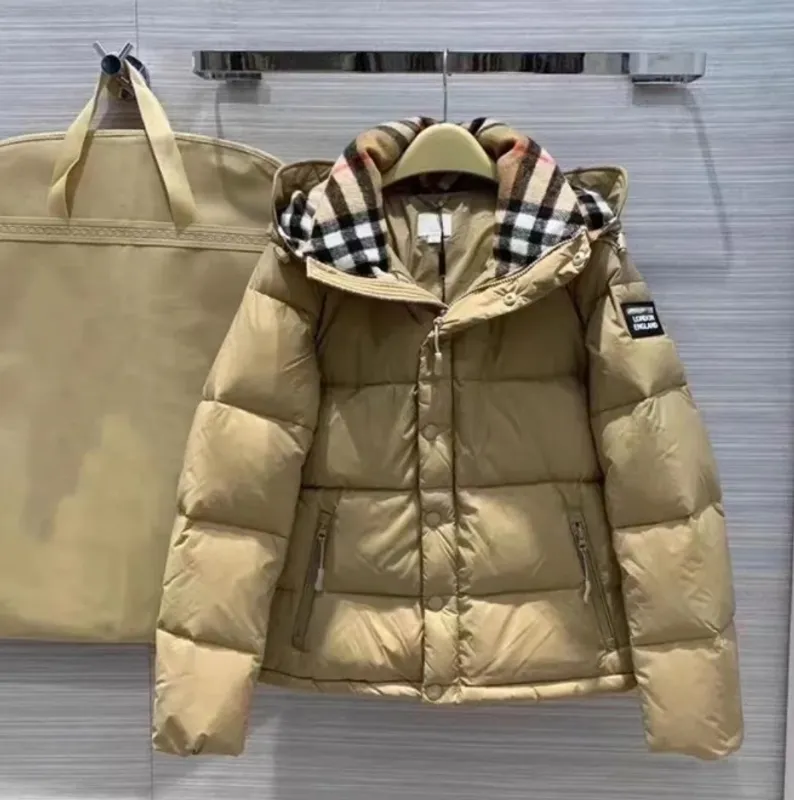 Diseñador Parkas Winter Puffer Jackets Luxury Mens Down Chaqueta Hombres Mujeres Engrosamiento de ropa para hombres cálidos capa