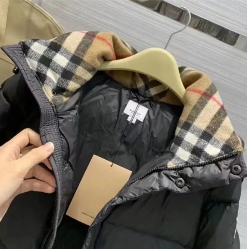 Diseñador Parkas Winter Puffer Jackets Luxury Mens Down Chaqueta Hombres Mujeres Engrosamiento de ropa para hombres cálidos capa