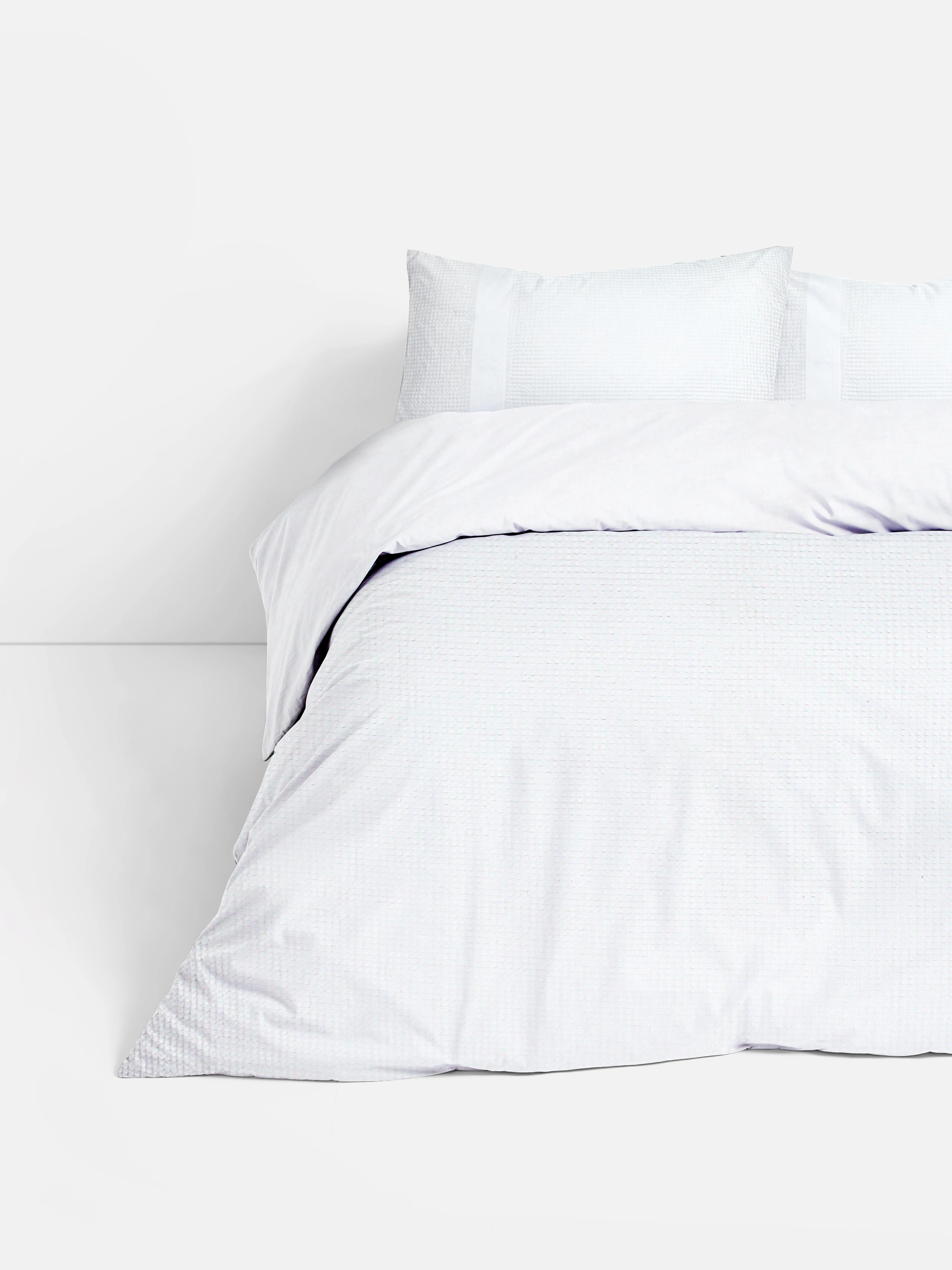 Funda nórdica blanca gofrada para cama doble