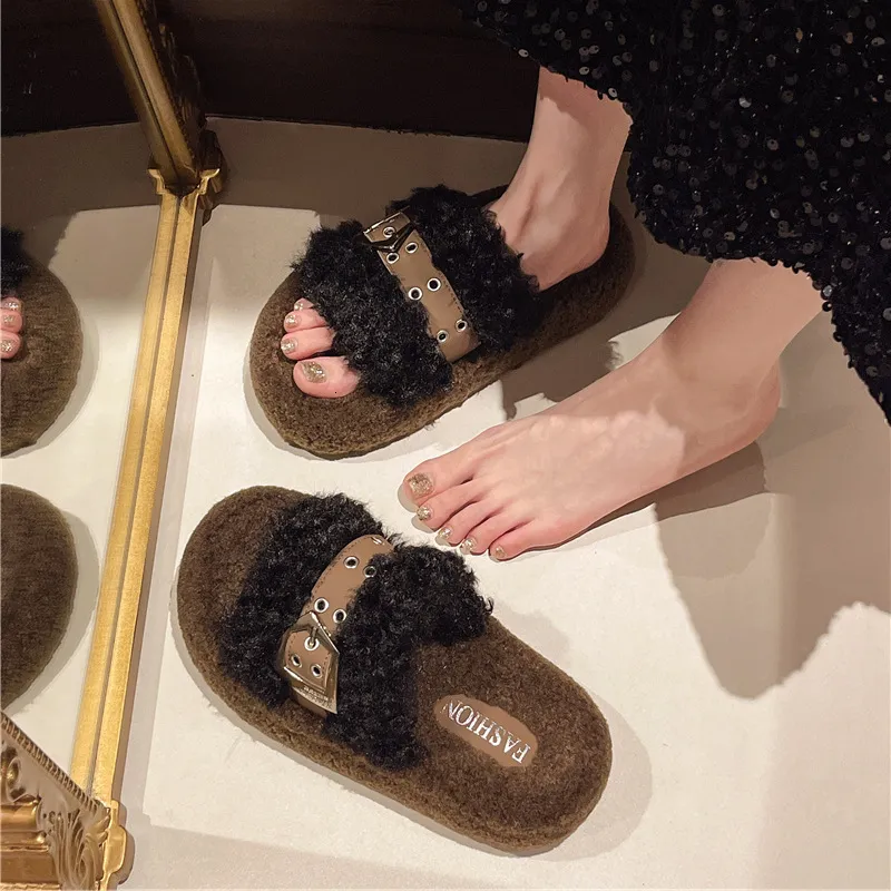 Hebilla de cinturón de fondo grueso premium peludo para ropa exterior de invierno para mujeres 2024 Nuevo estilo con falda zapat