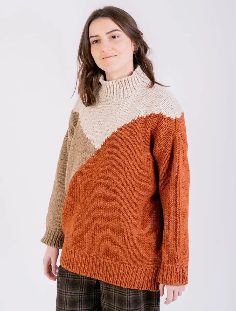 JERSEY DE LANA RECICLADA COLORBLOCK NARANJA Y BEIGE