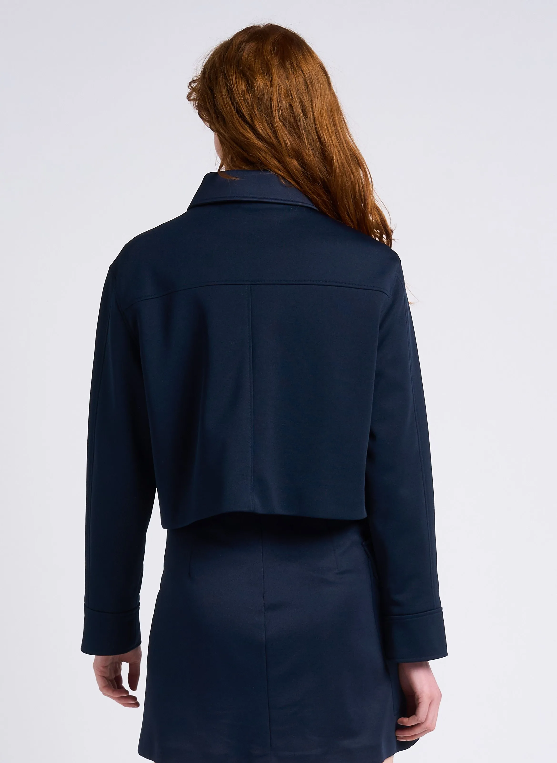 MIRRA  CHAQUETA CORTA HOLGADA CON CUELLO CLáSICO EN AZUL