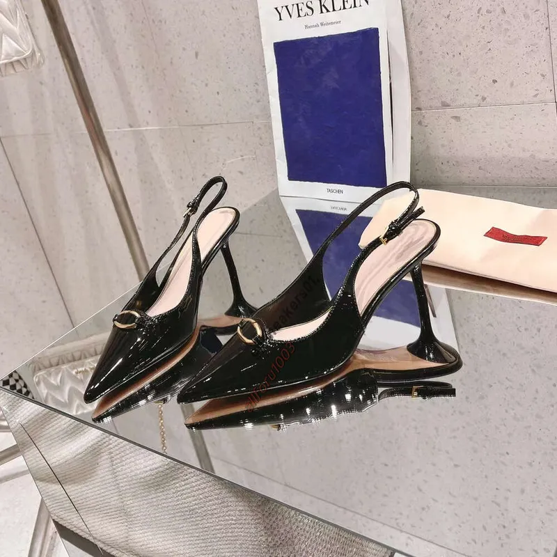 Nicho francés Sandalias de moda de tacón alto para ropa exterior para mujeres 2024 nueva versión coreana de Bai Hou Air tacón de