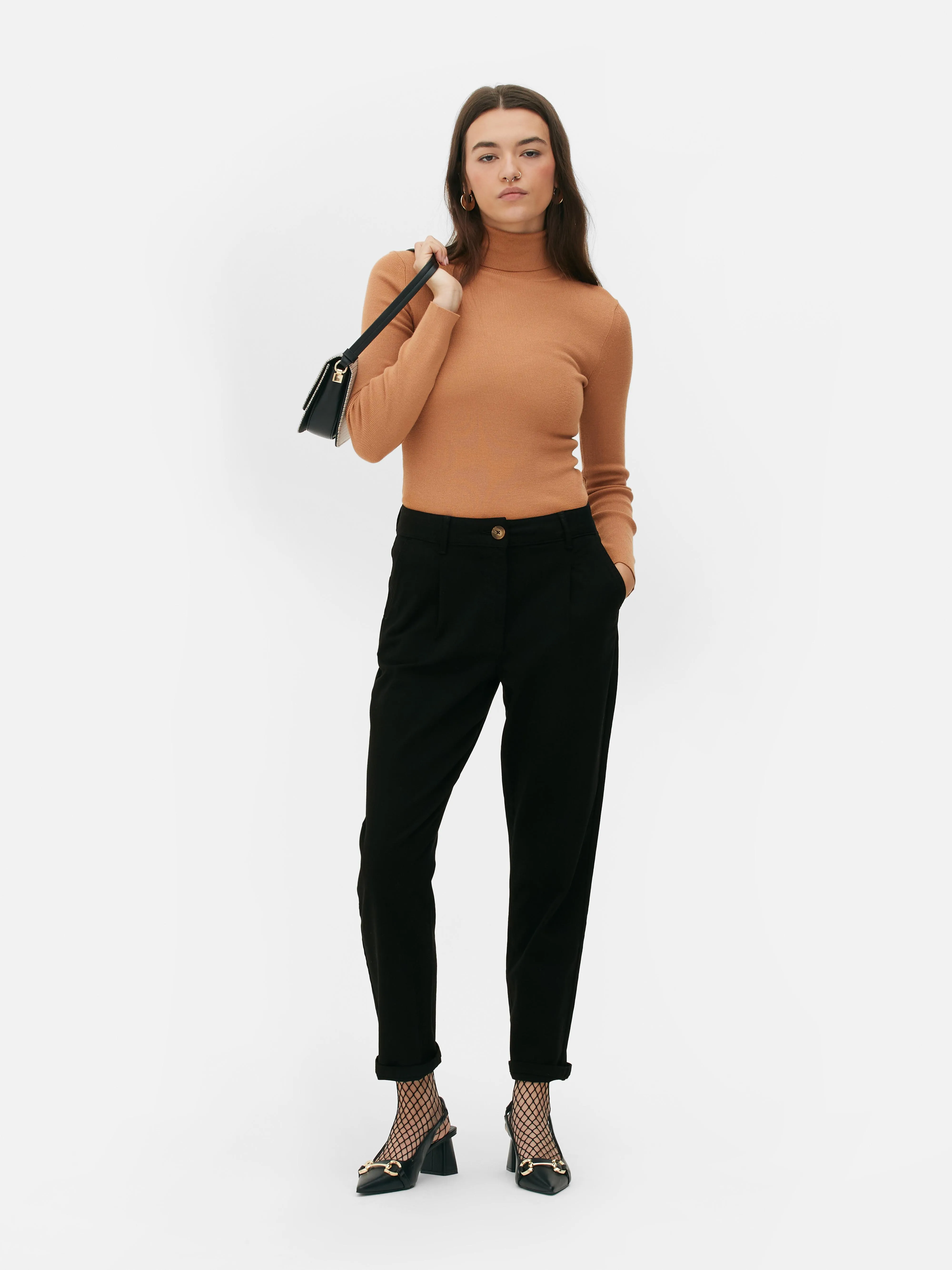Pantalones chinos de pernera cónica