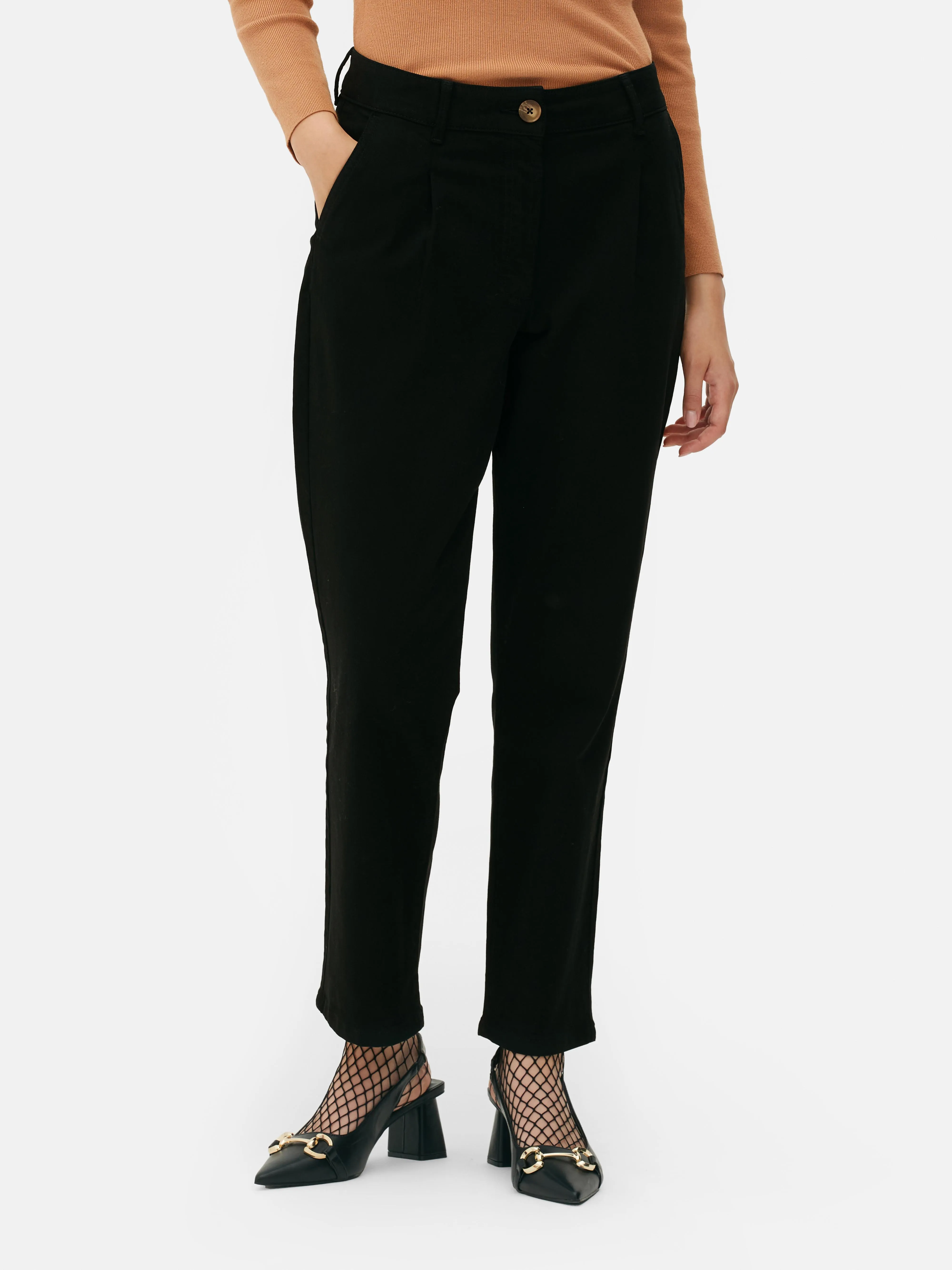 Pantalones chinos de pernera cónica
