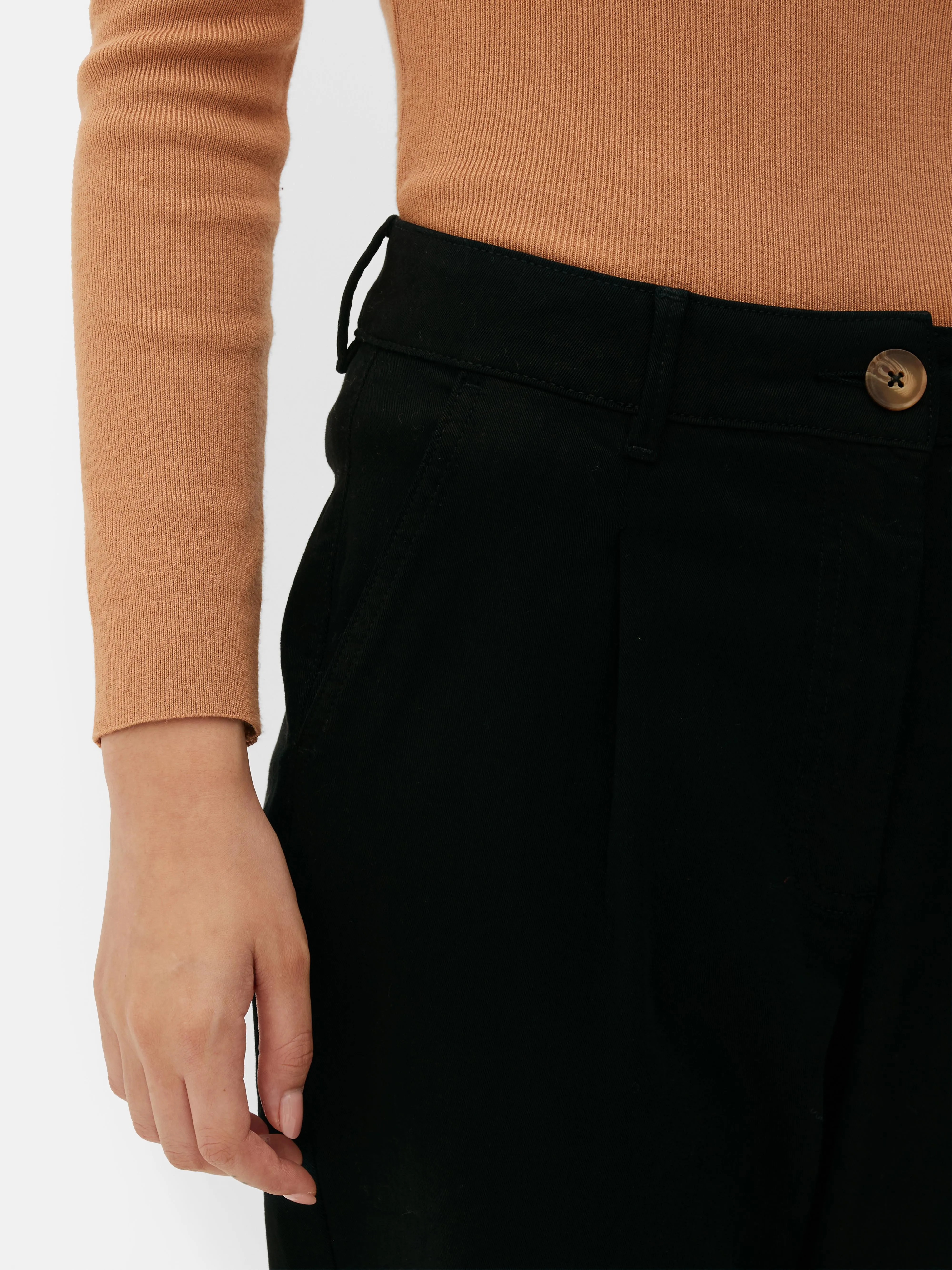 Pantalones chinos de pernera cónica