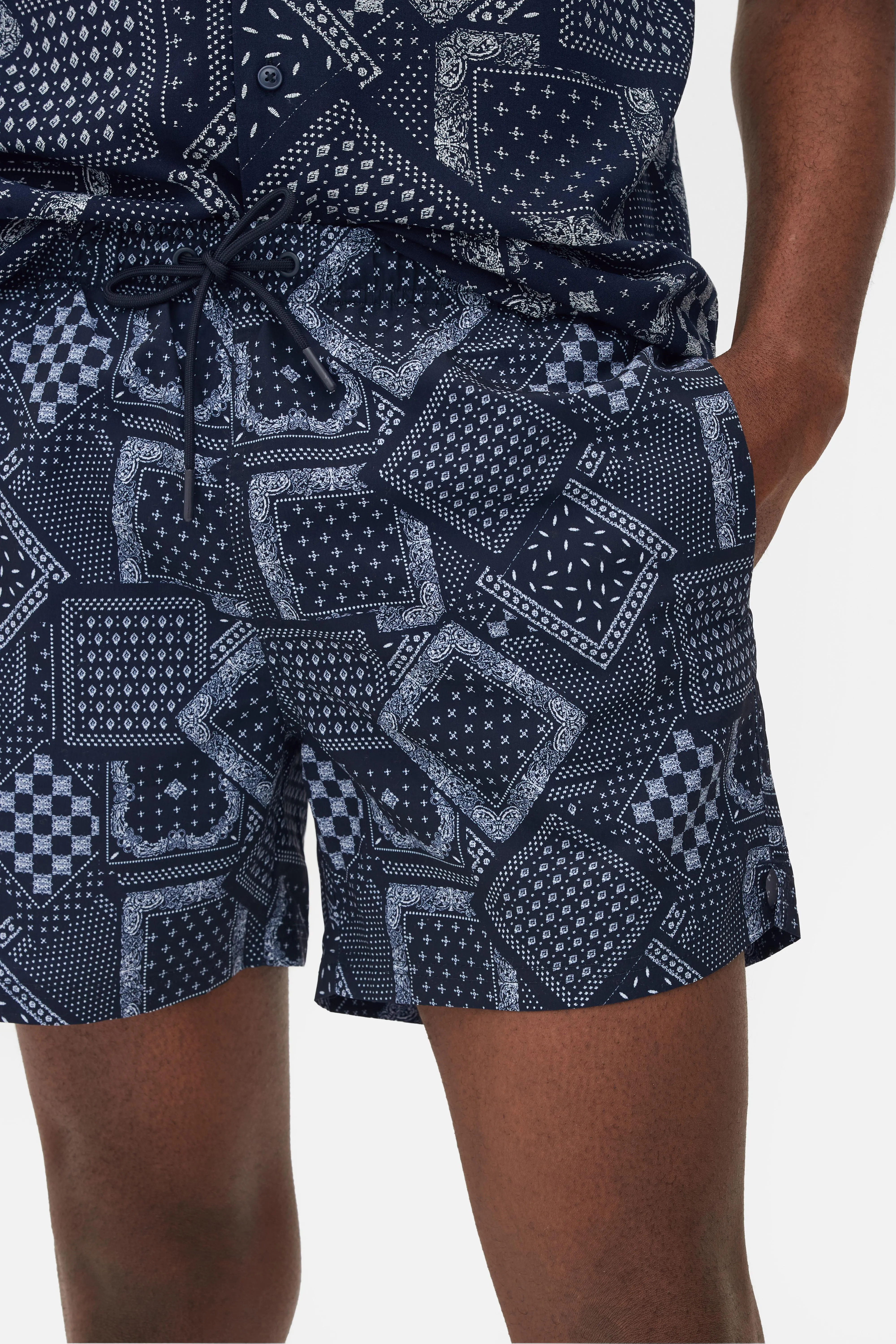 Pantalones cortos con estampado de bandana