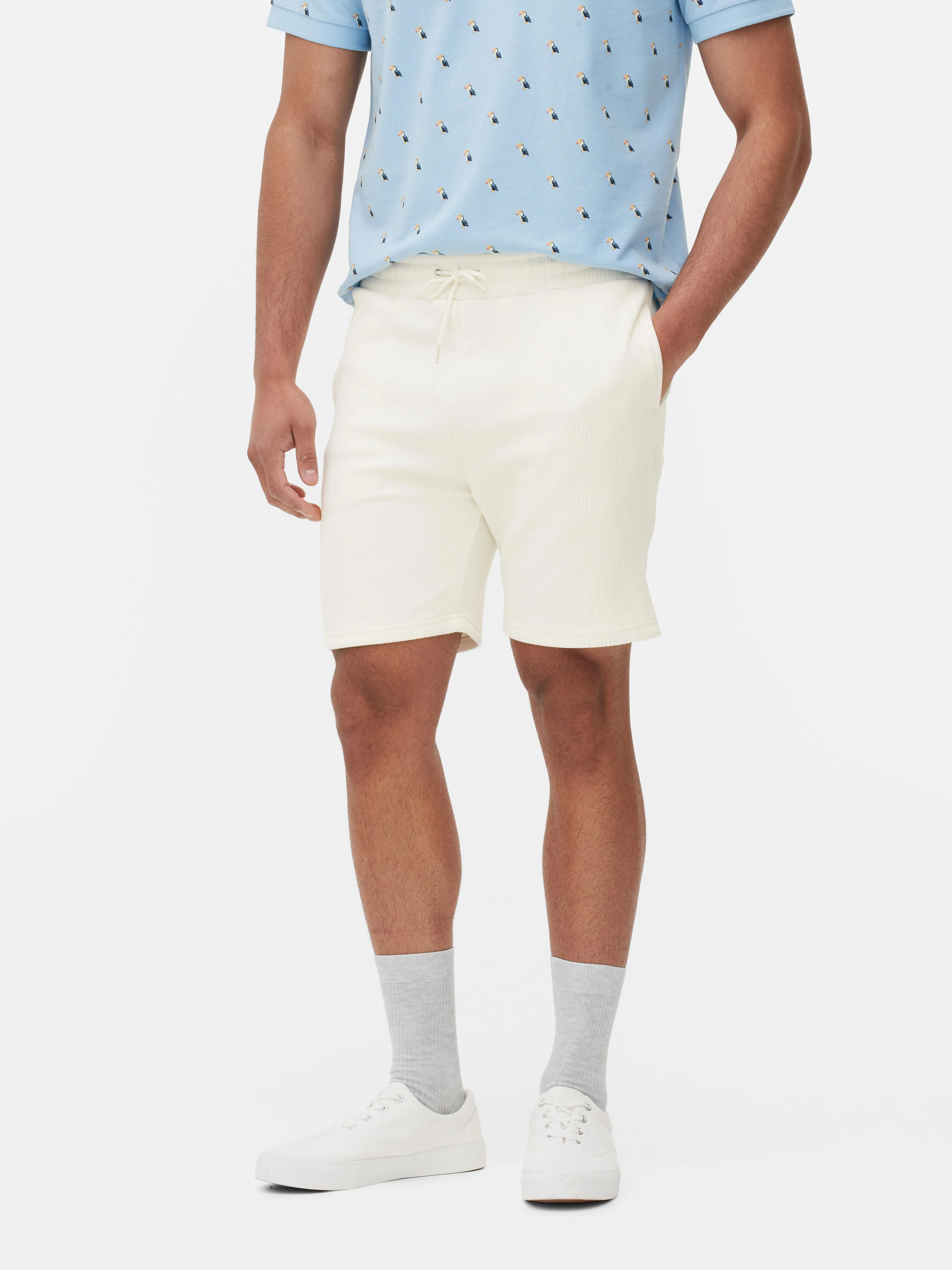 Pantalones cortos de canalé con cordón de ajuste