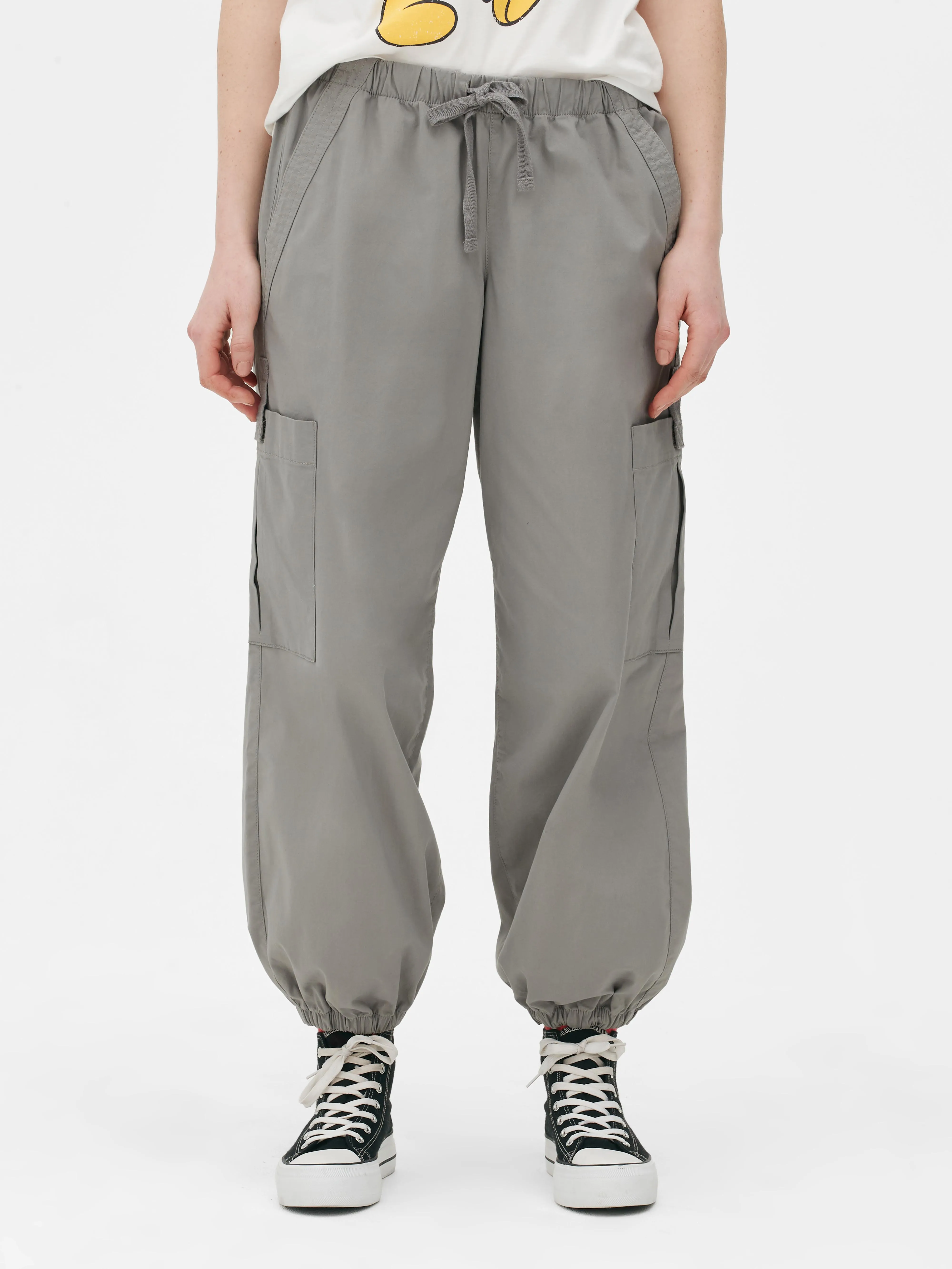 Pantalones de paracaidista con bajos ajustados