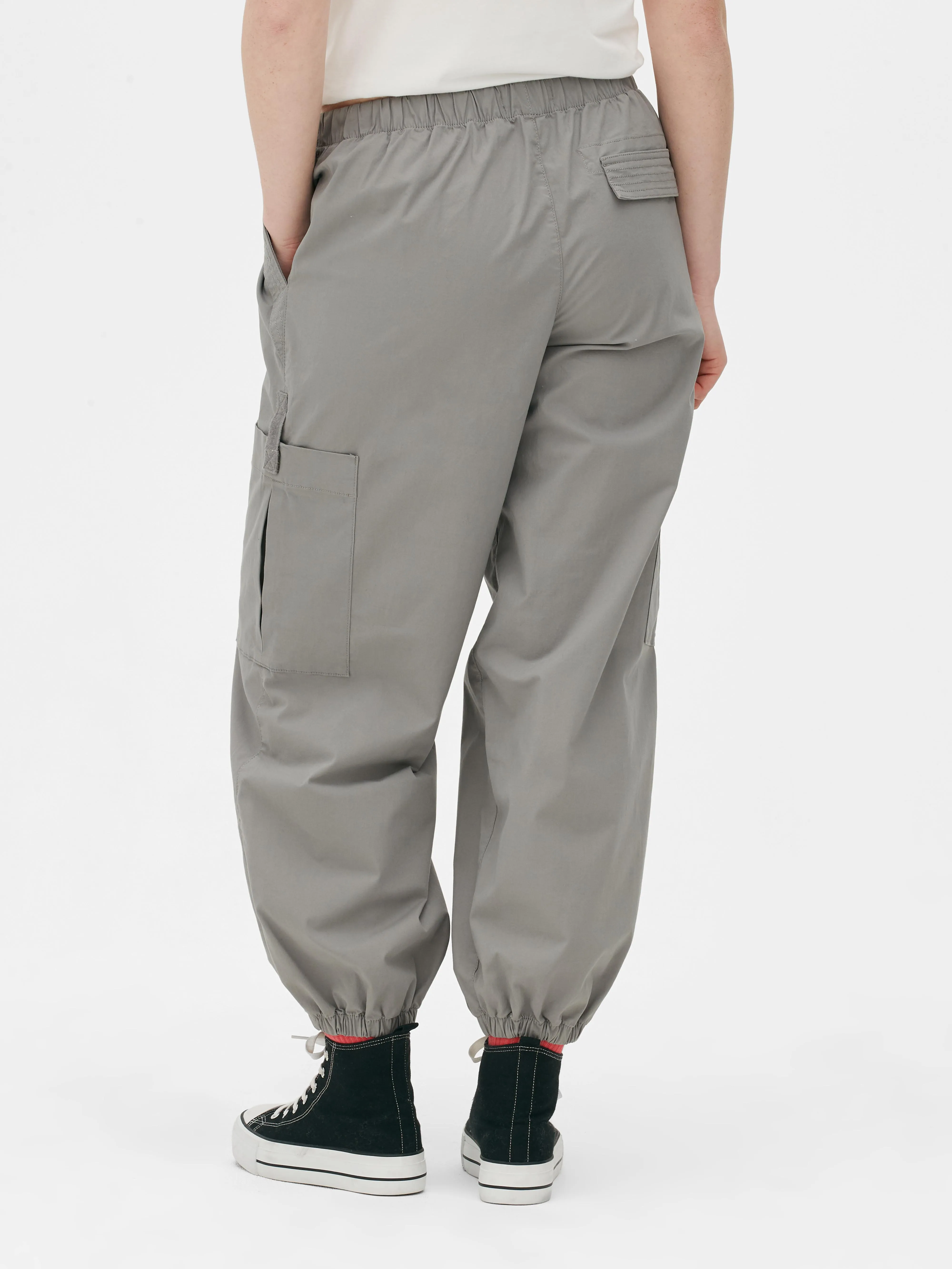 Pantalones de paracaidista con bajos ajustados