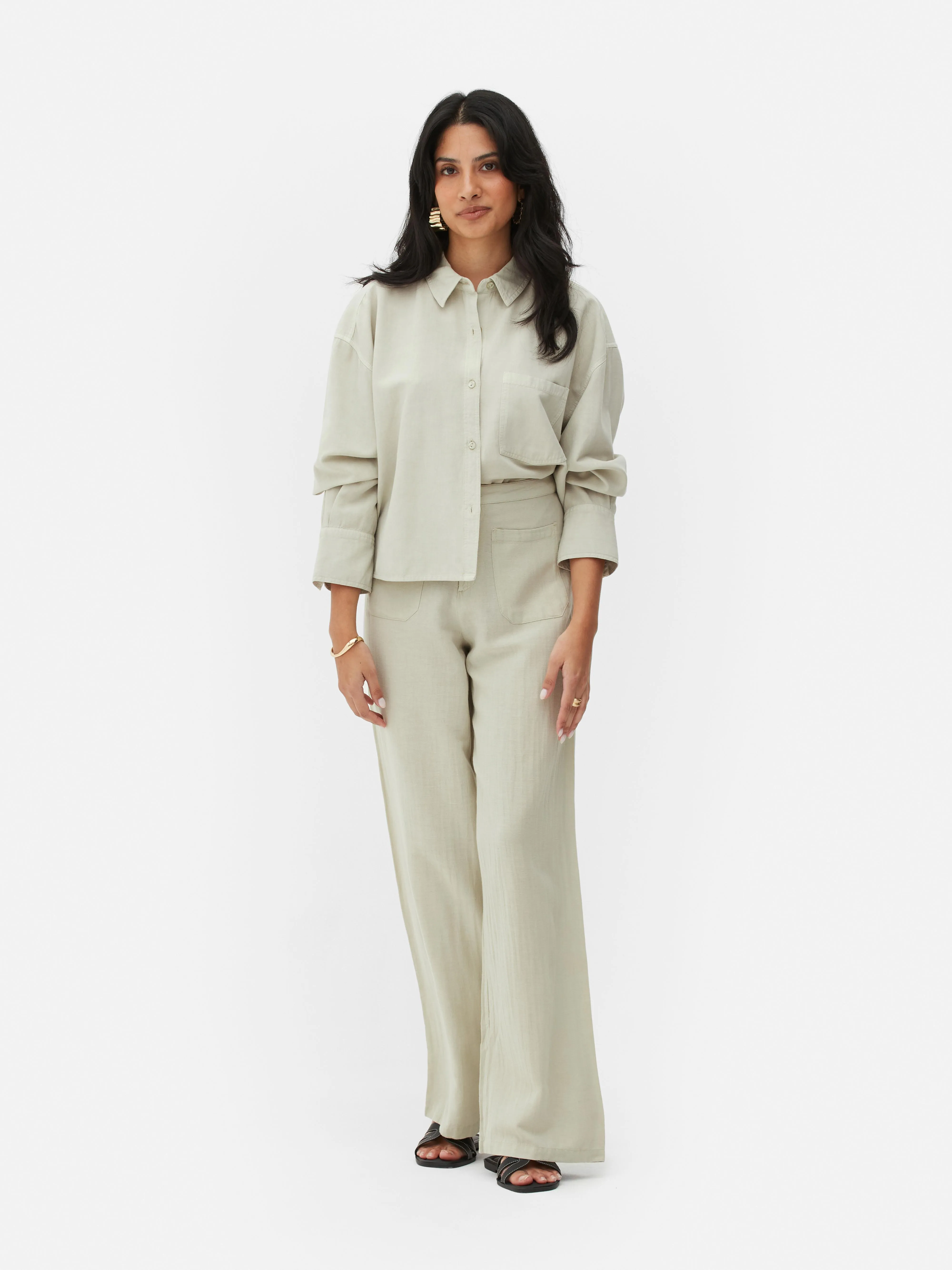 Pantalones de pernera ancha de Paula Echevarría