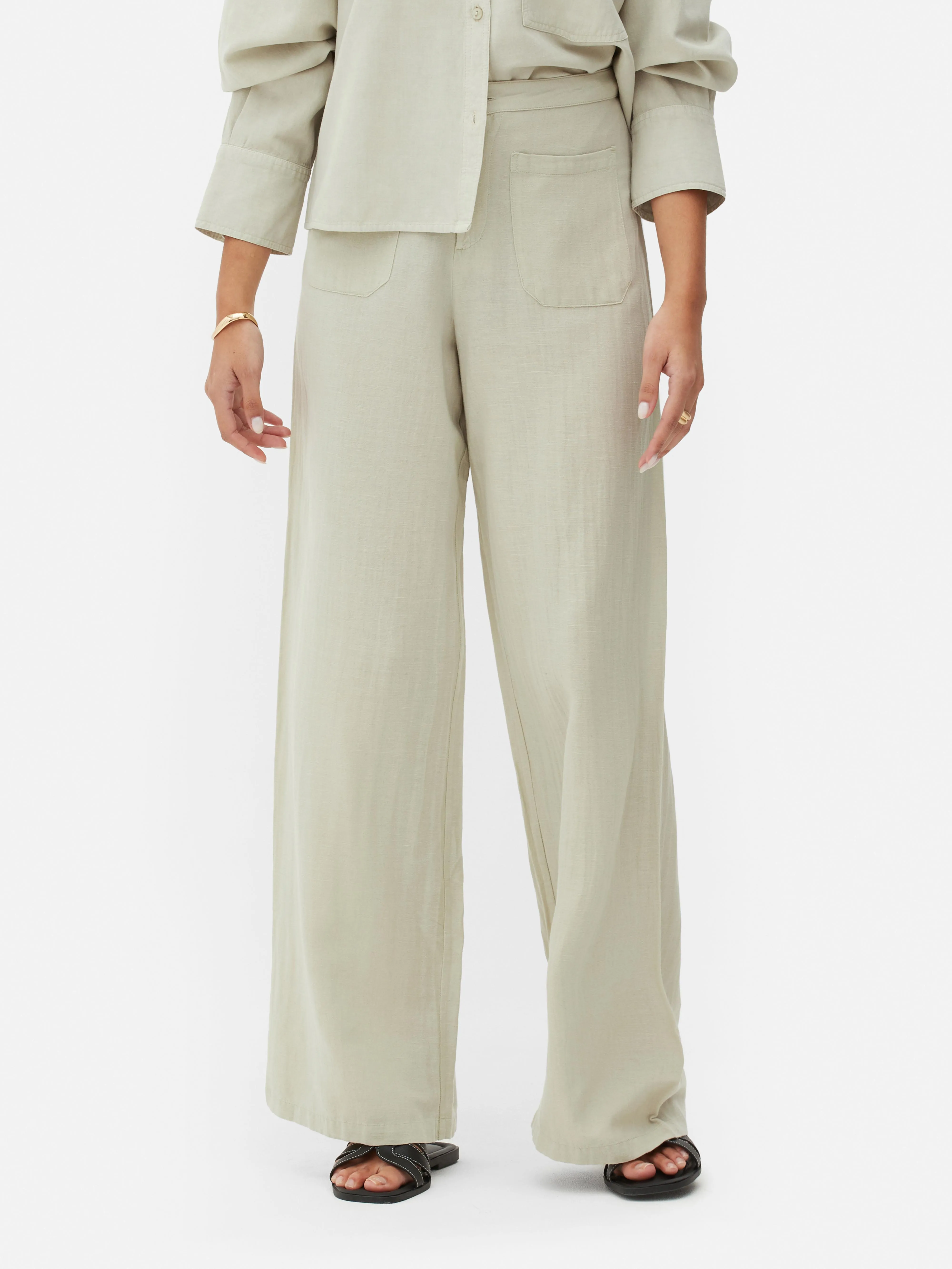 Pantalones de pernera ancha de Paula Echevarría