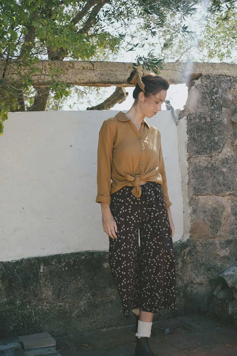 Pantalón culotte ecológico marrón con bellotas