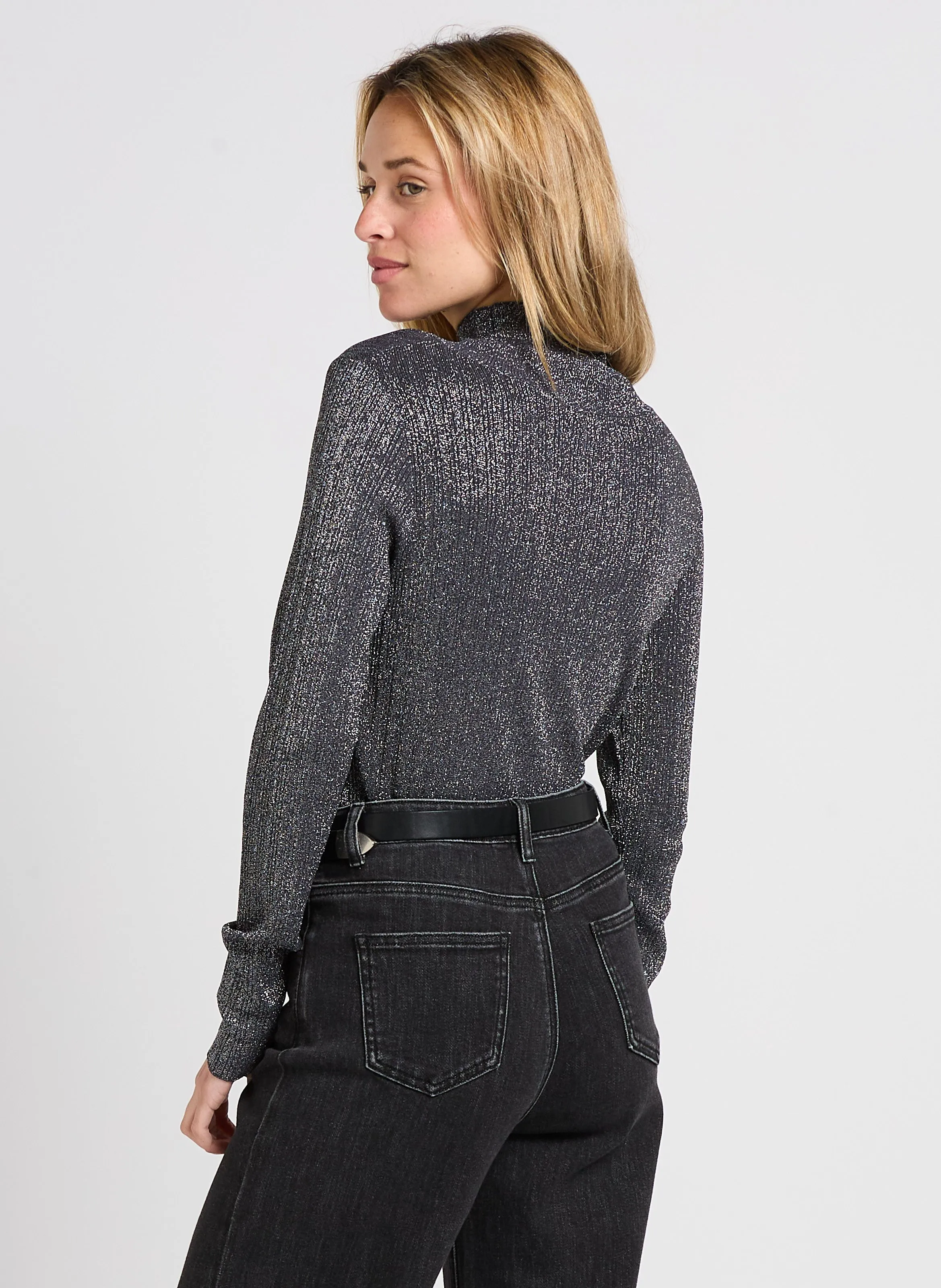 PRISIL  SUéTER CUELLO ALTO CON LENTEJUELAS EN NEGRO