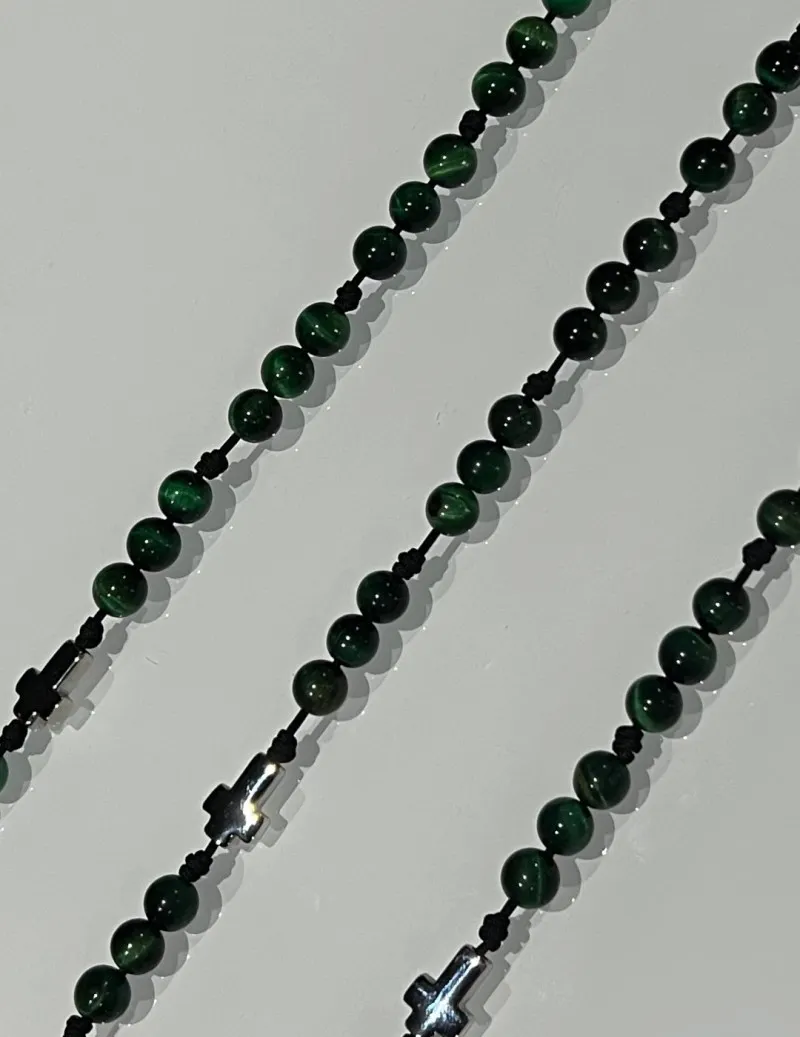 Pulsera medio Rosario ojo de tigre esmeralda