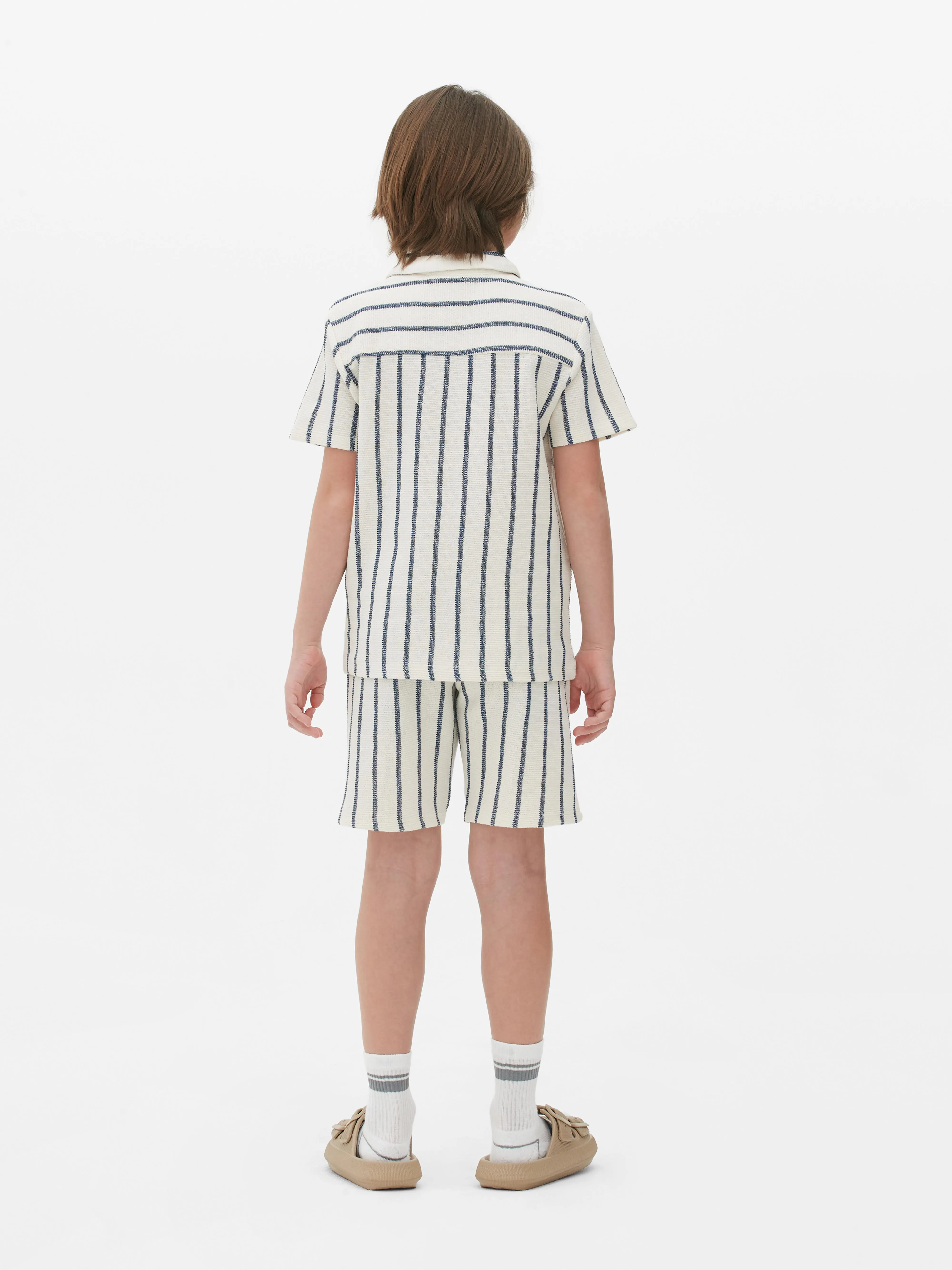 Set de camisa y pantalones cortos a rayas a juego