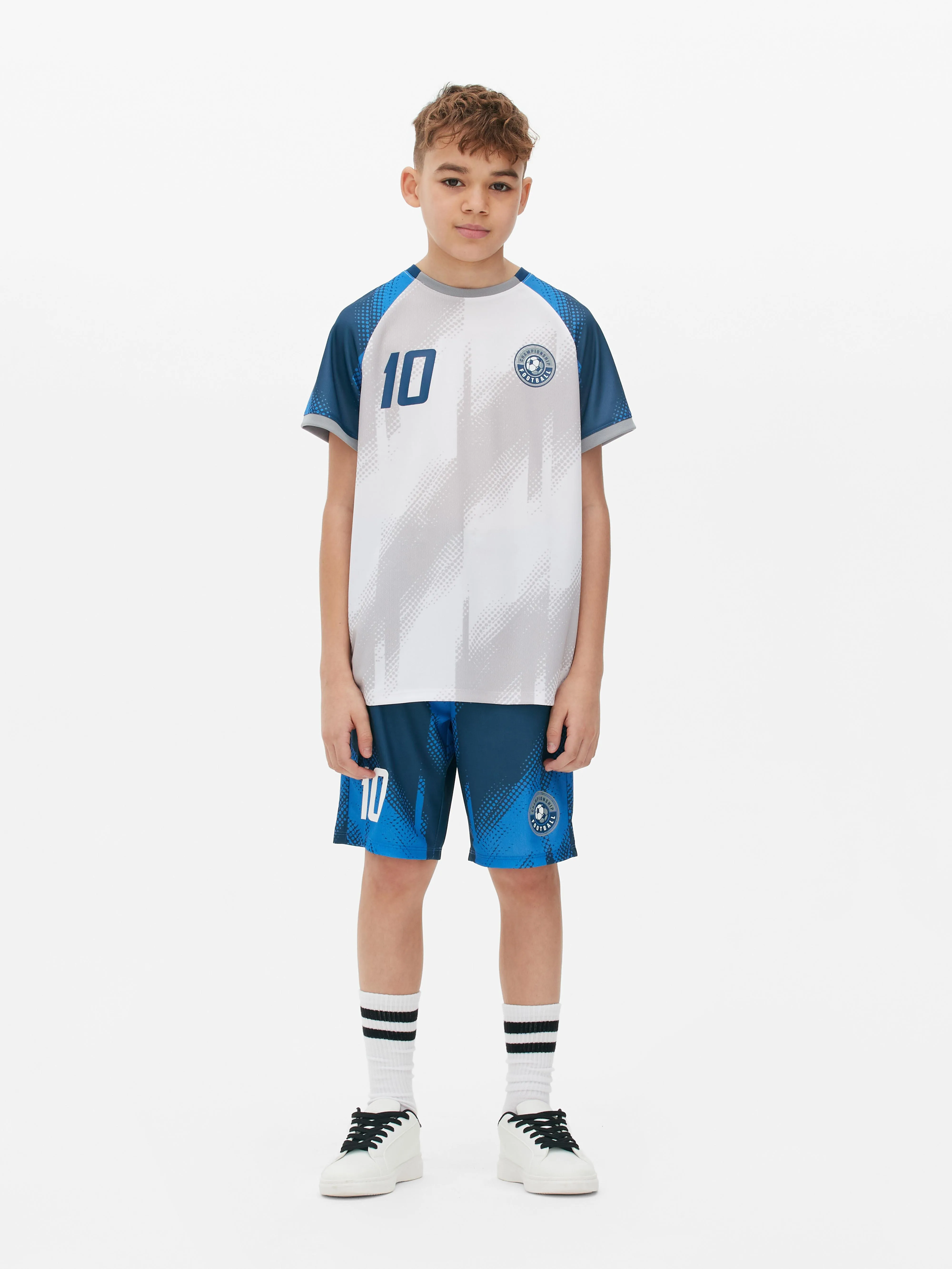 Set deportivo de fútbol para niño mayor