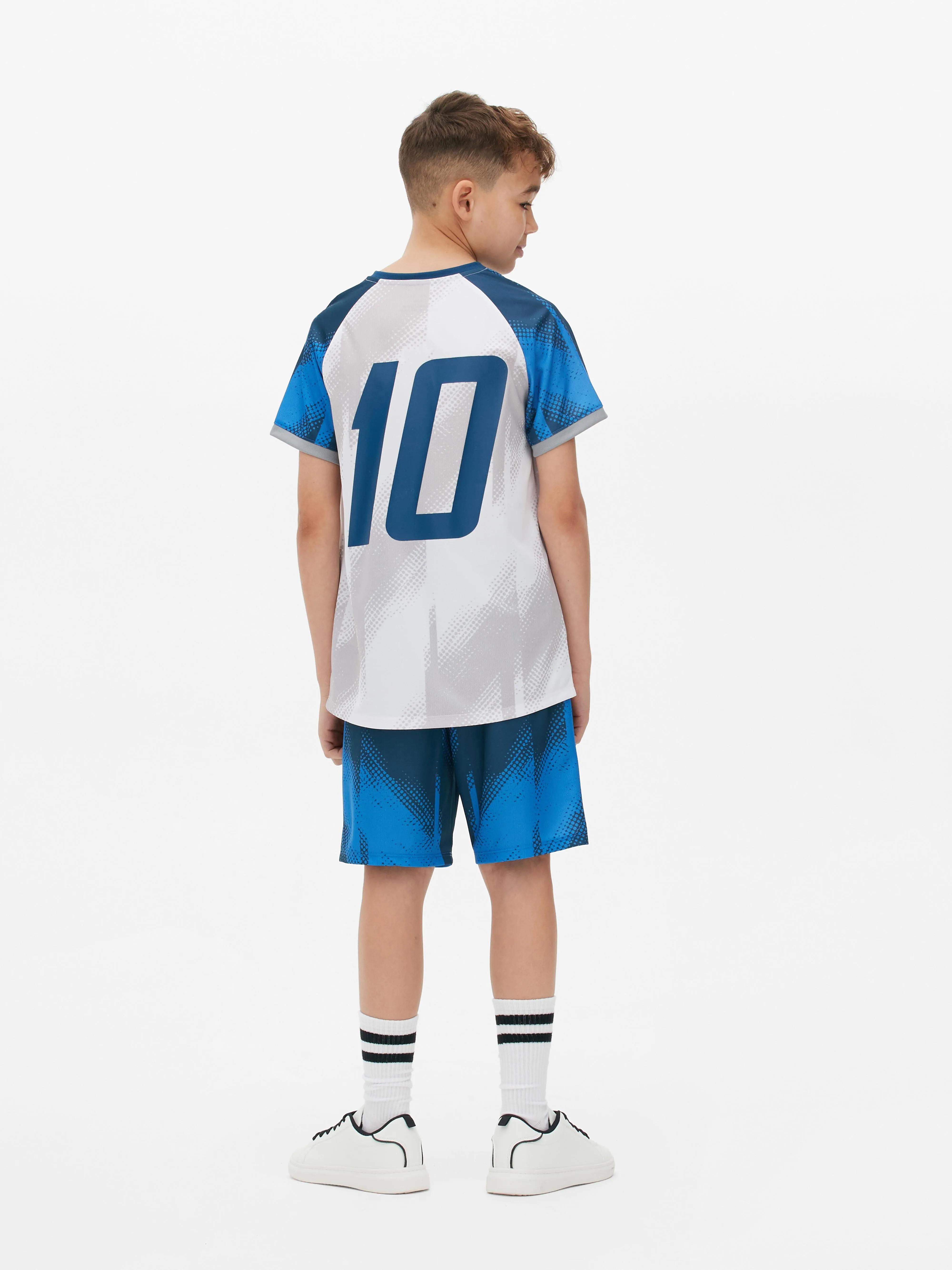 Set deportivo de fútbol para niño mayor