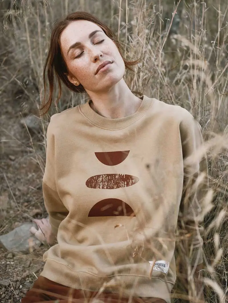 Sudadera beige con formas 100% algodón orgánico