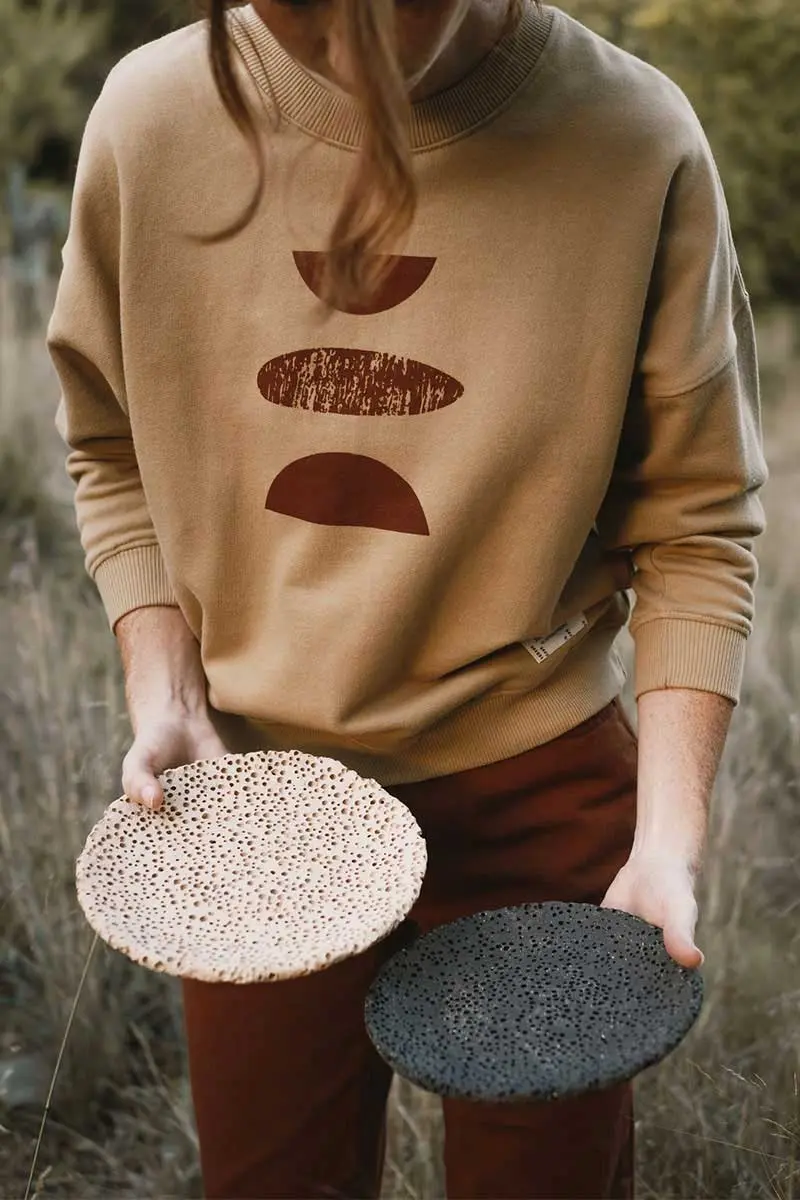 Sudadera beige con formas 100% algodón orgánico