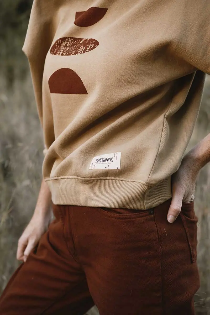 Sudadera beige con formas 100% algodón orgánico
