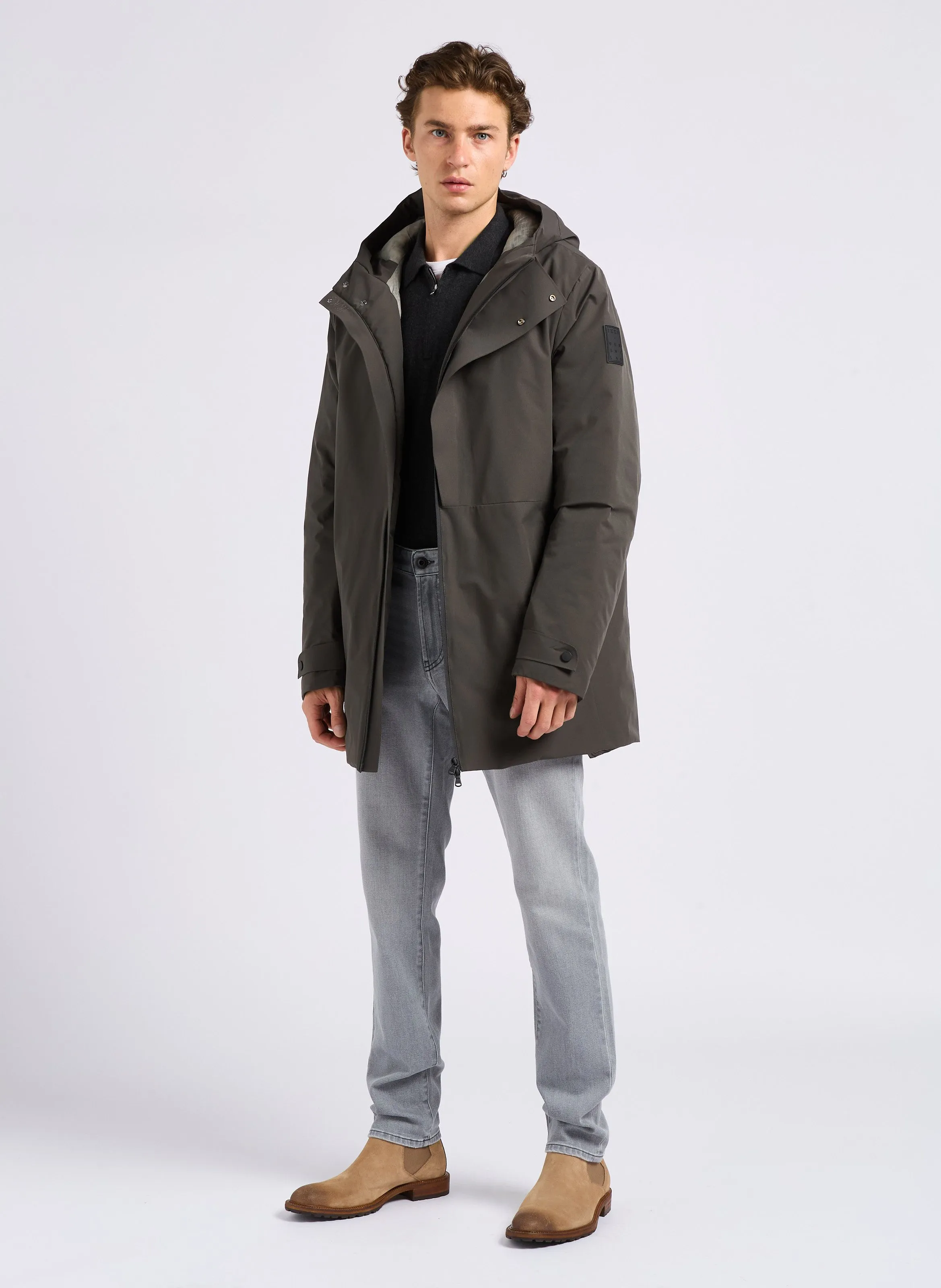 Suéter regular con cuello con cremallera en gris