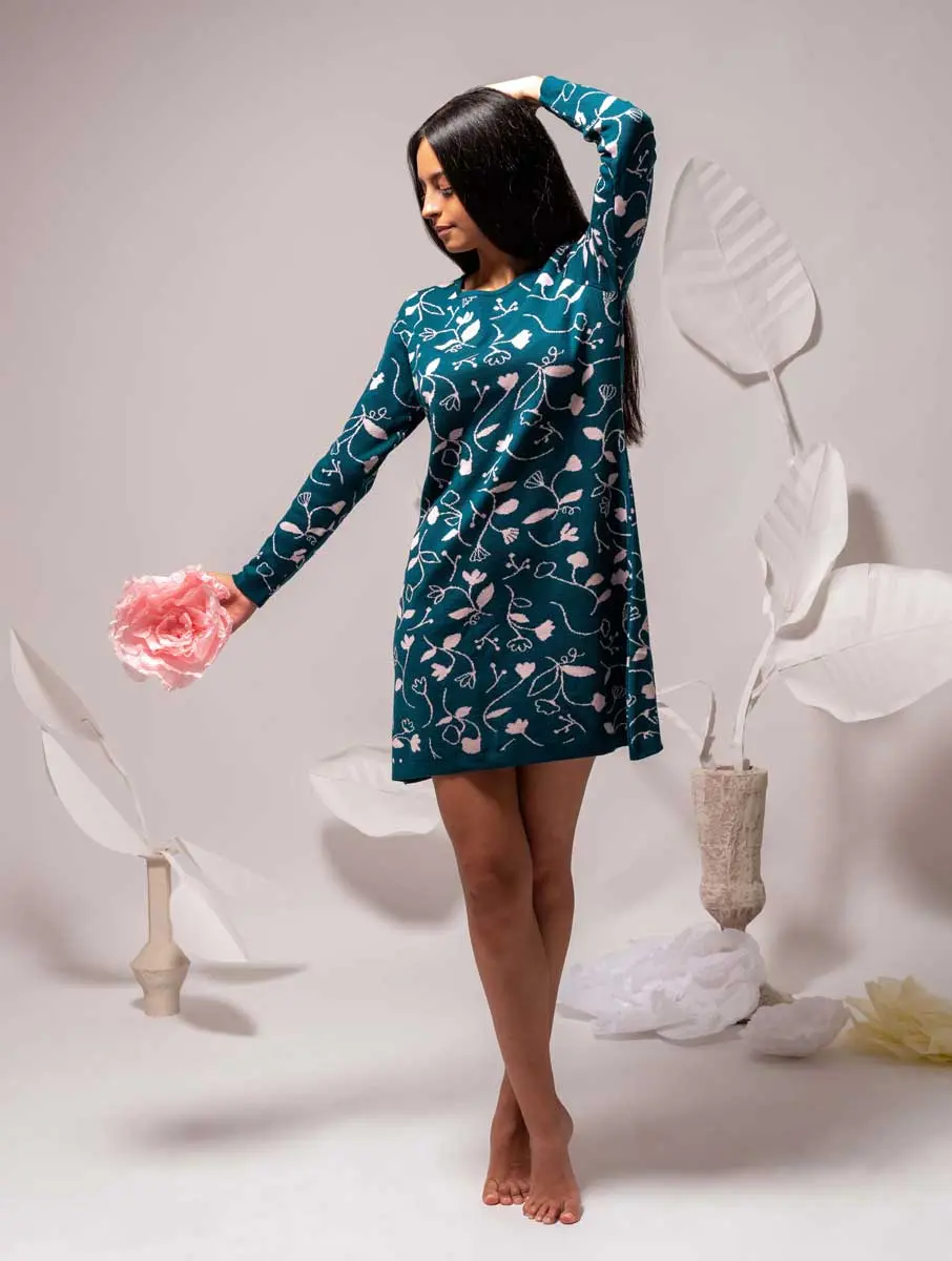 Vestido corto con flores de lana merino
