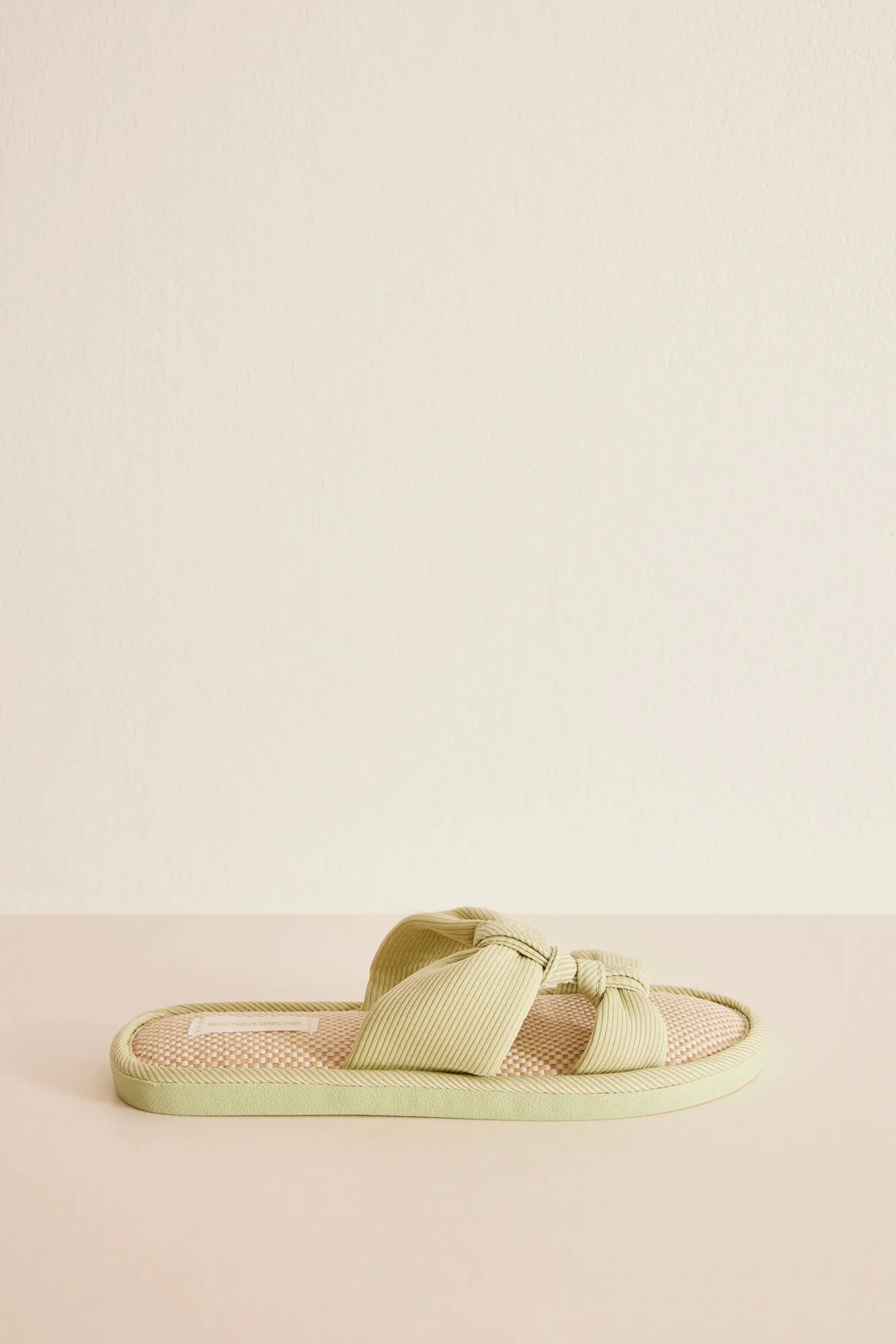 Zapatilla casa nudo verde