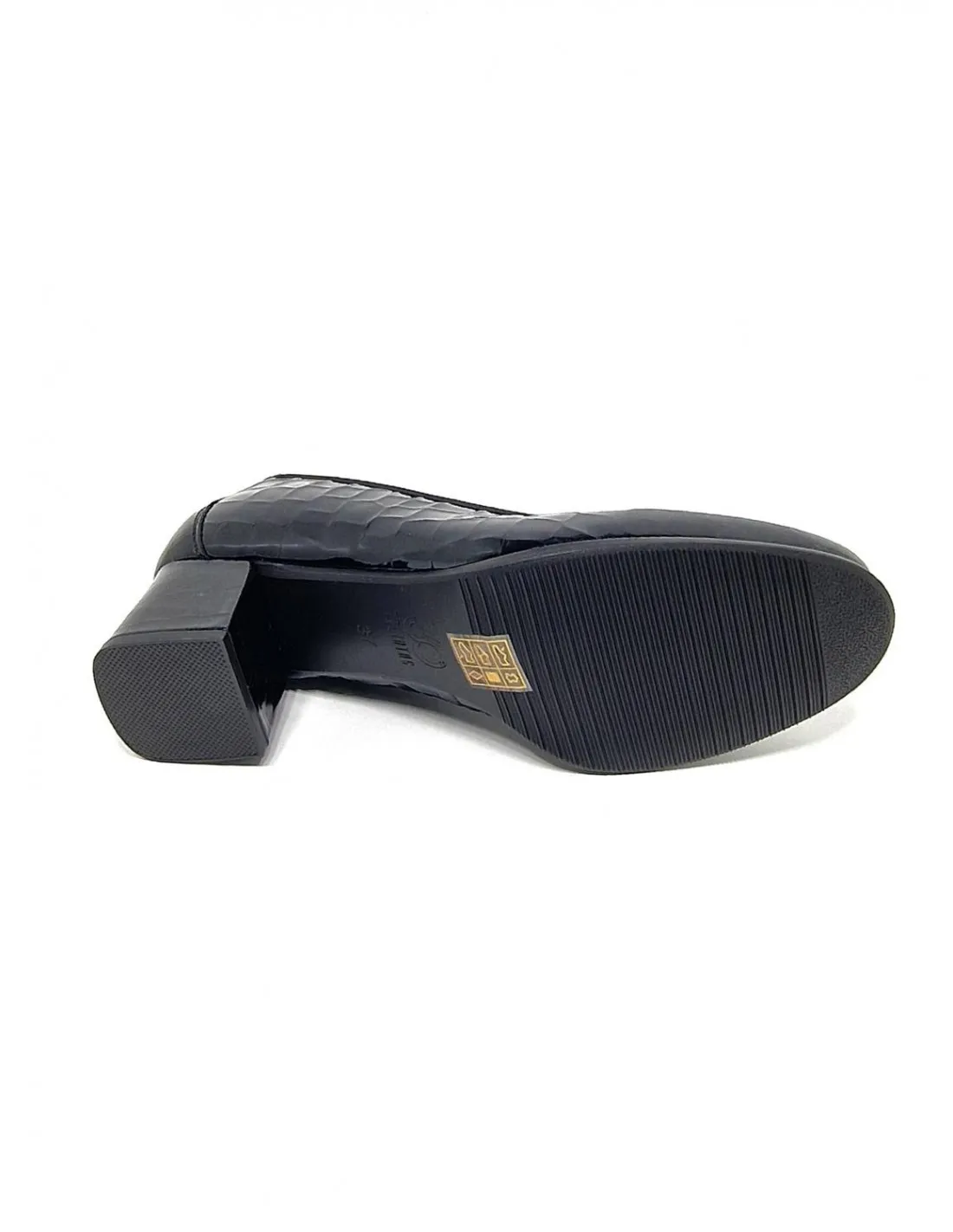 Zapato de mujer Treintas en negro o burdeos 4237