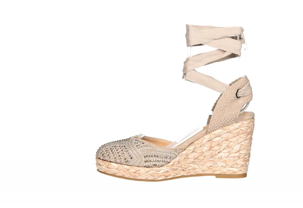 Zapato Nobuck Taupe Pala Brillantes Talon Descubierto Cinta