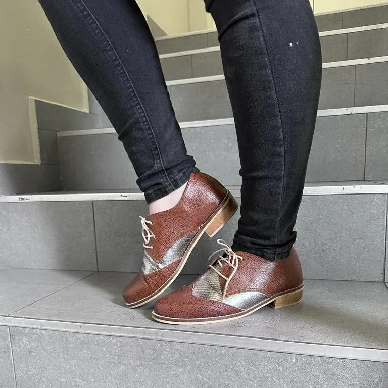 Zapato Oxford Cafe Plata Textura